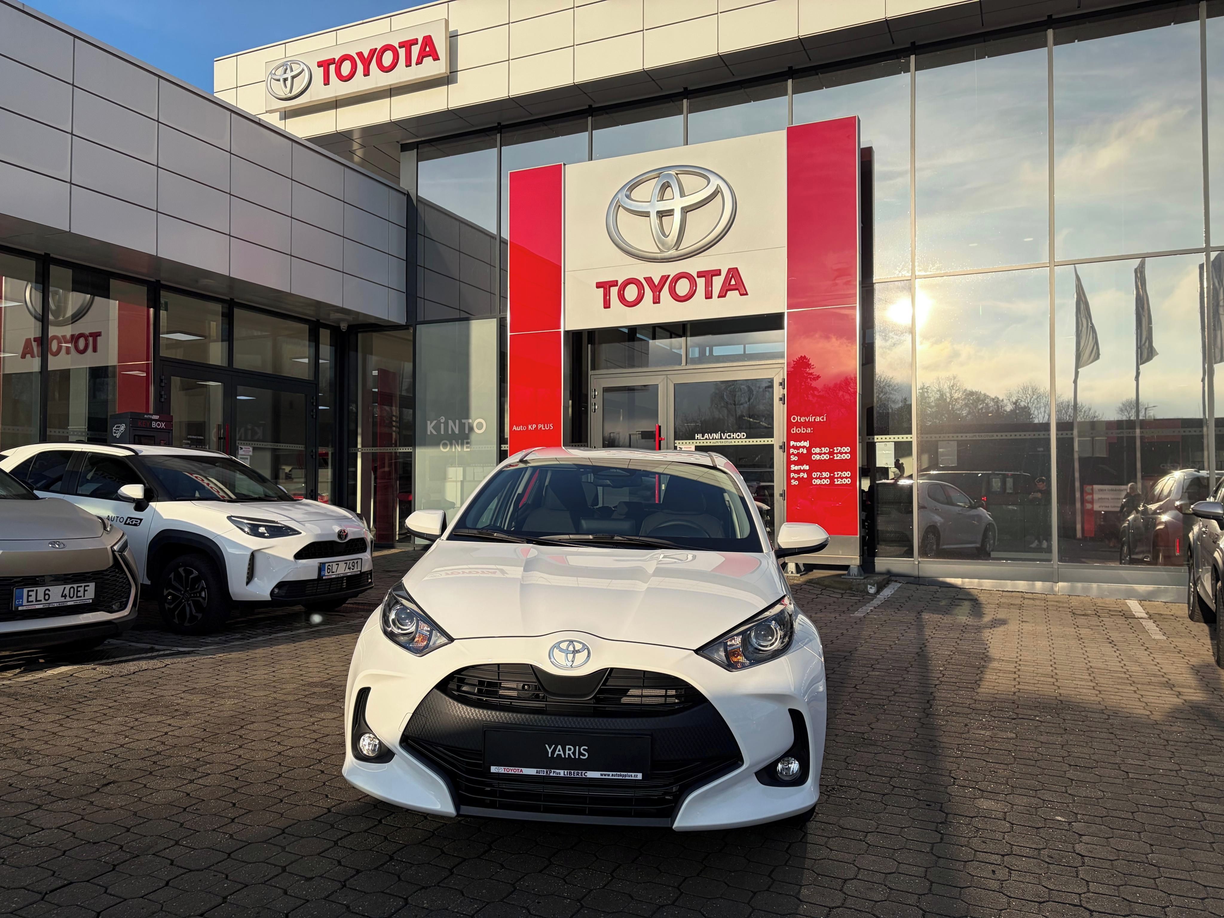 Toyota Yaris, 1,5 HEV Comfort - fotka 2