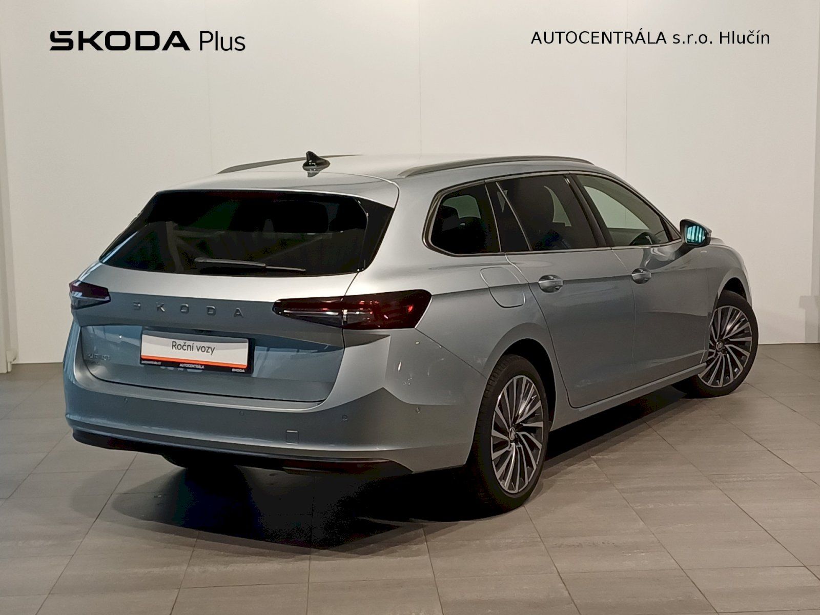 Škoda Superb, Combi L&K DSG TDI 2.0 / 110 kW - fotka 2