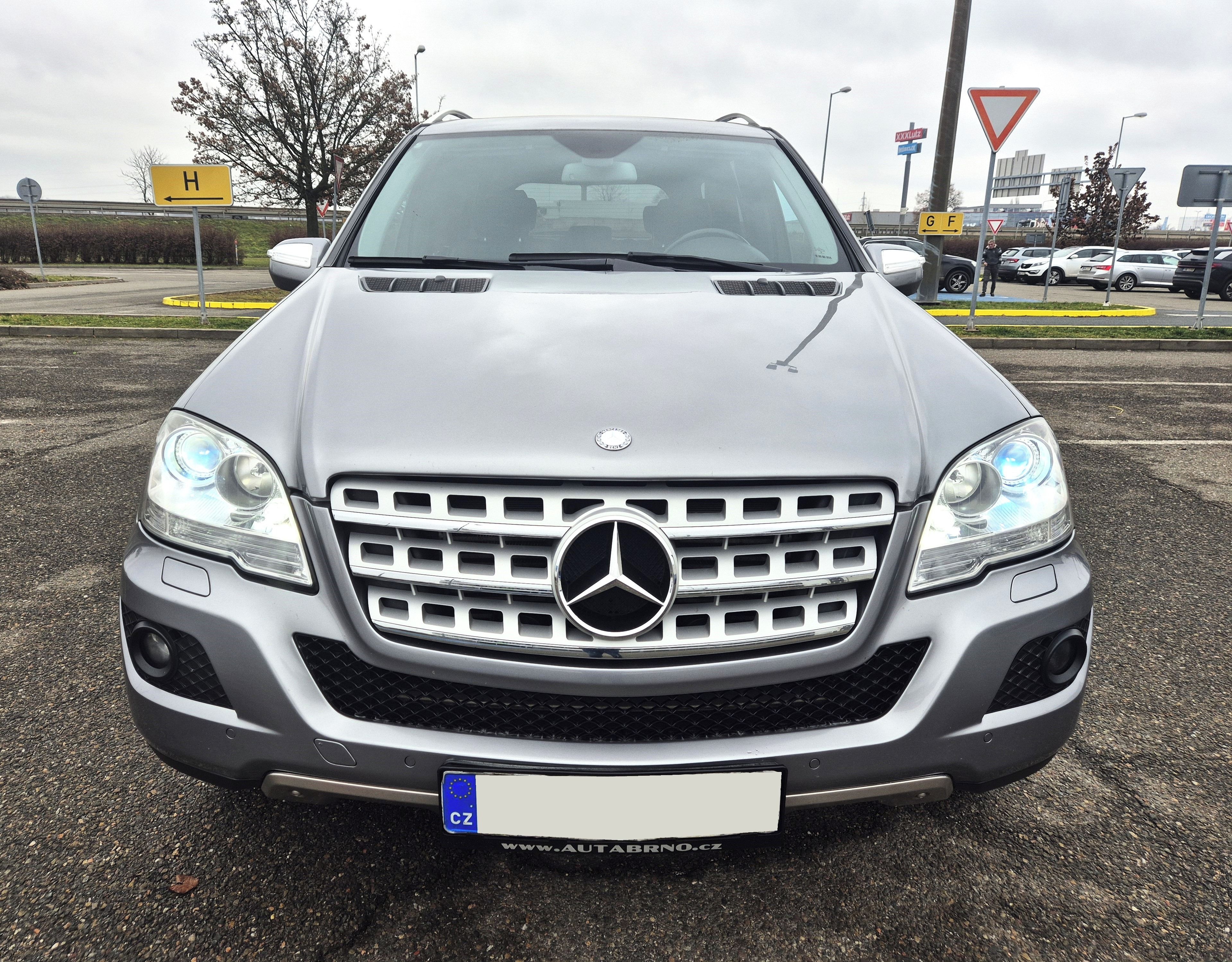 Mercedes-Benz ML, 350 4MATIC AMG 2xDVD+MULTIMED - fotka 2