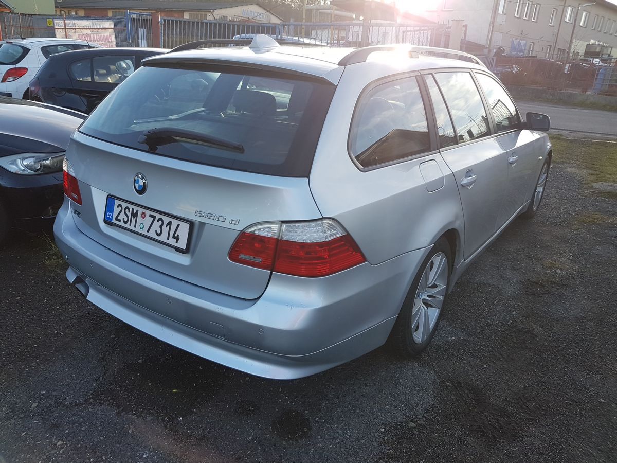 BMW Řada 5, 520 D 130KW NAVI NOVÁ STK - fotka 6