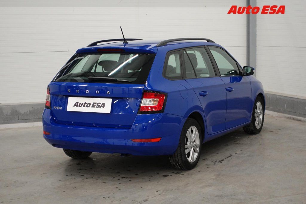 Škoda Fabia, 1.0 TSi,2.maj,ČR,Ambition - fotka 4