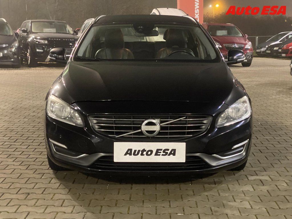 Volvo V60, 1.6D,AC,kůže - fotka 2