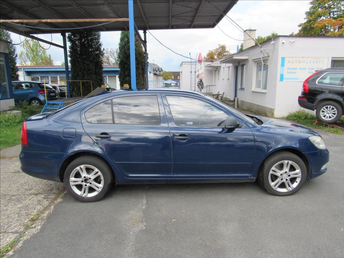 Škoda Octavia, 1,6 TDi 77kW Sedan - fotka 4