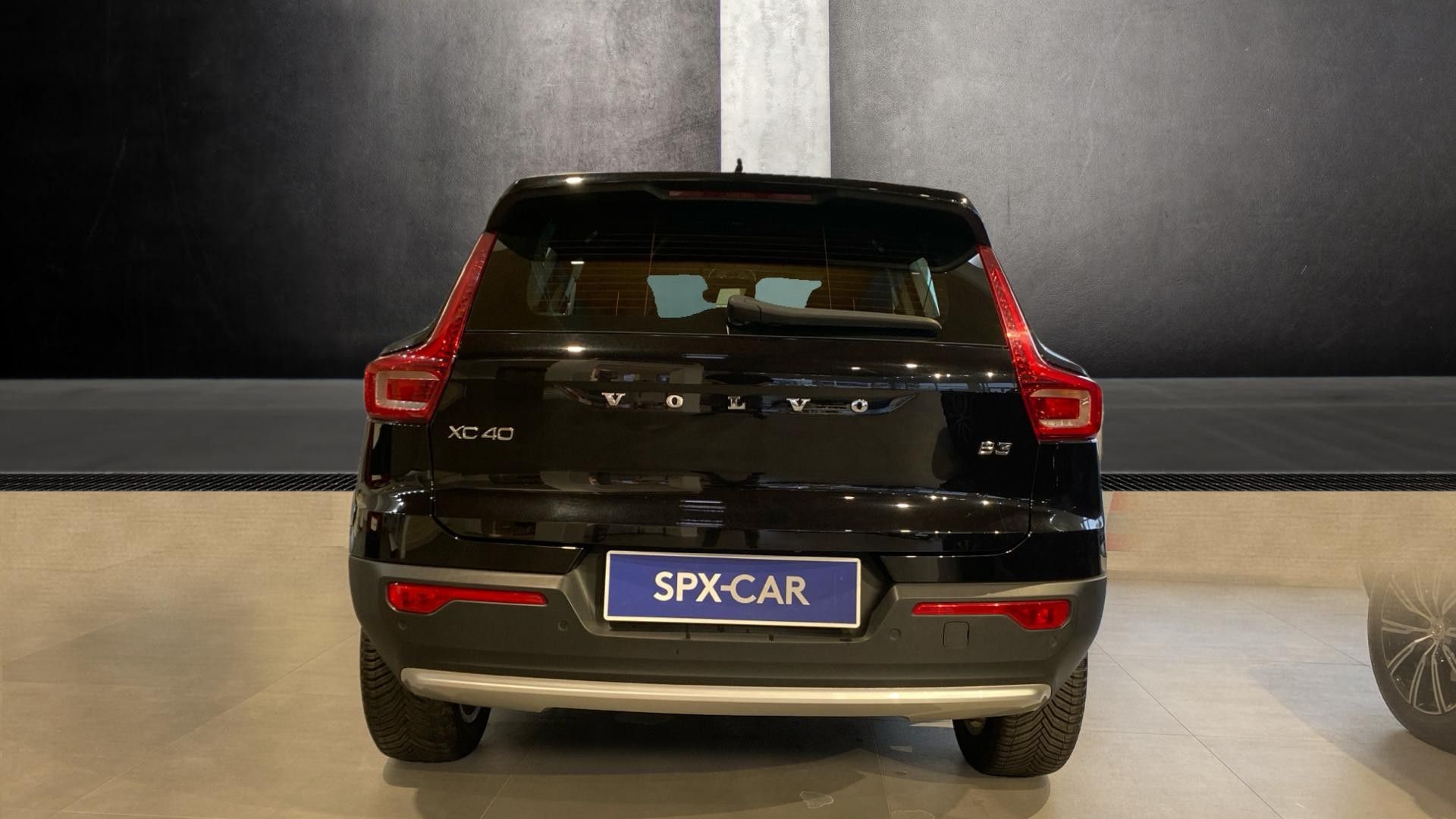 Volvo XC40, CORE, B3 FWD, 120+10 kW / 163+ - fotka 3