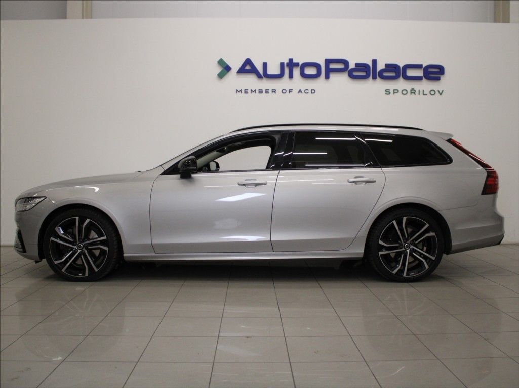 Volvo V90, 2,0 B6 AWD Ultimate Dark B&W - fotka 5