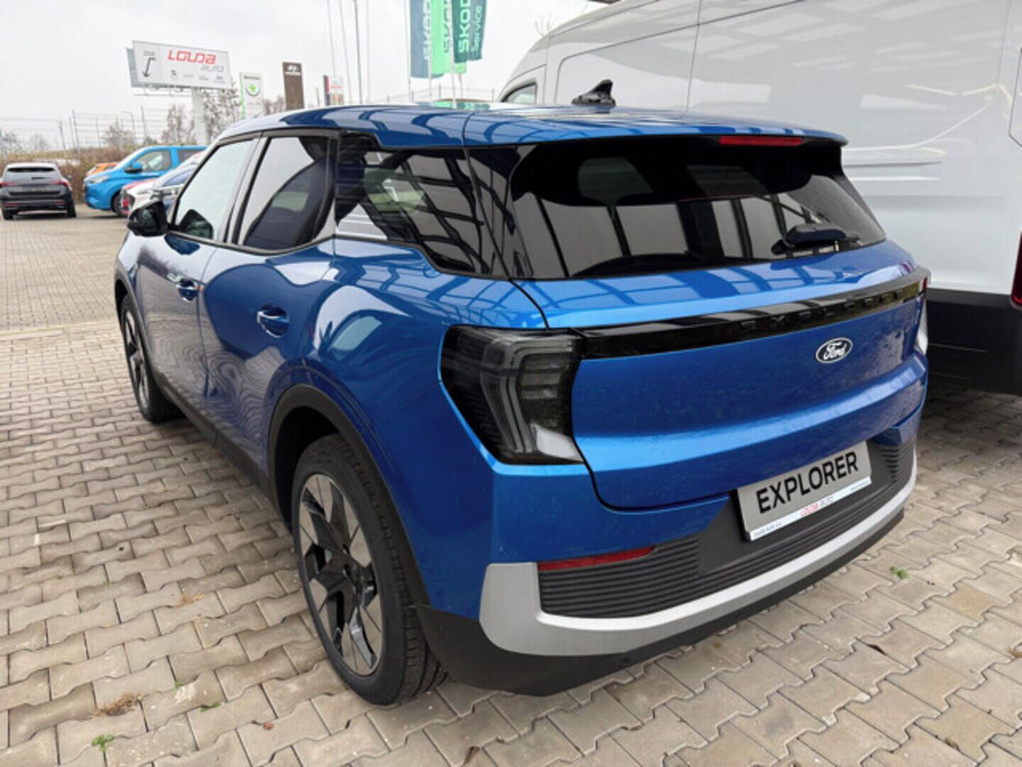 Ford Explorer, Elektrický  AWD Premium 79 kWh - fotka 3