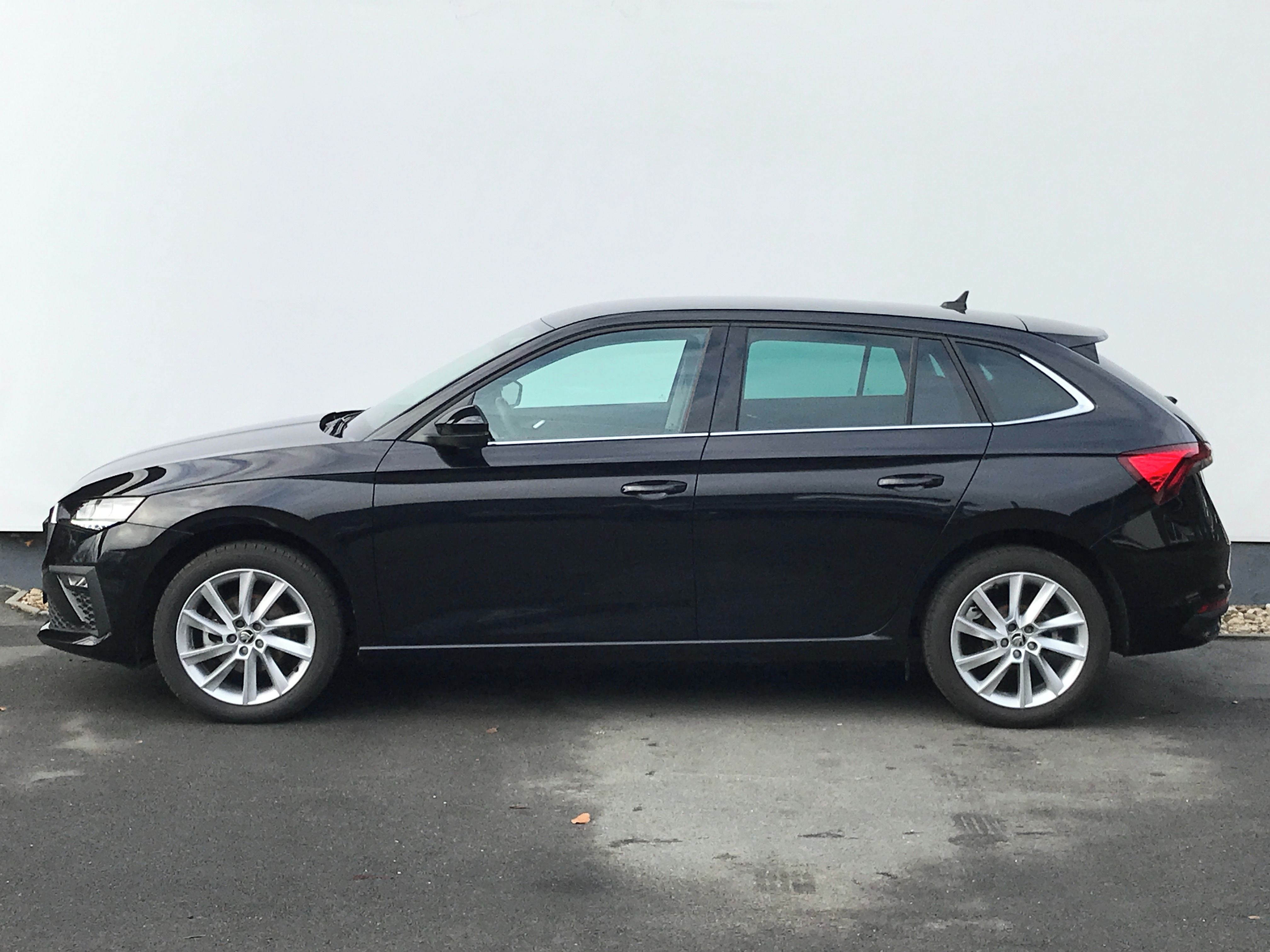 Škoda Scala, 1.0TSi 85kW TOPSELEC+VYHŘ.SKLO - fotka 3