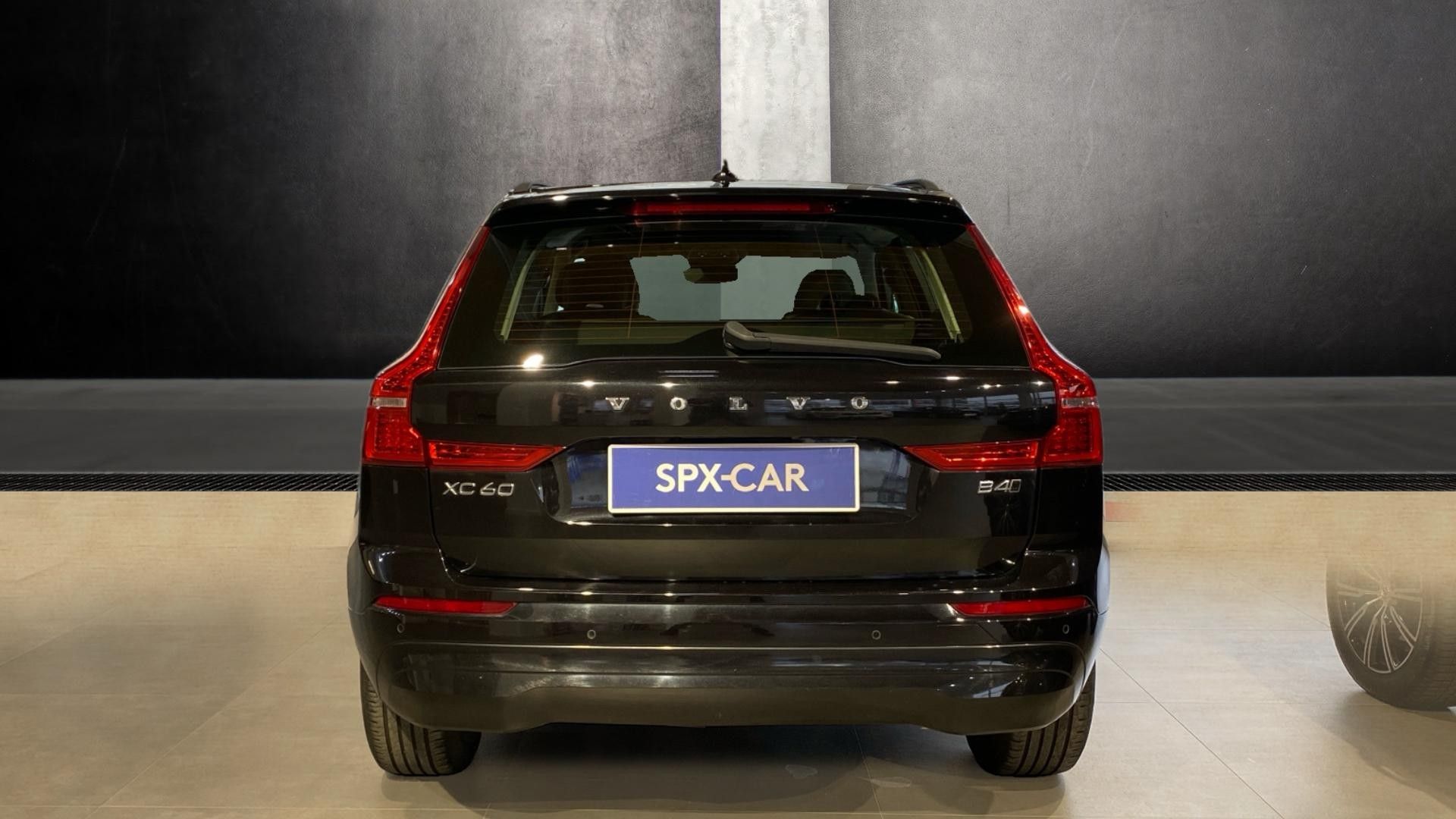 Volvo XC60, MOMENTUM PRO, B4 AWD, 145+10 k - fotka 3