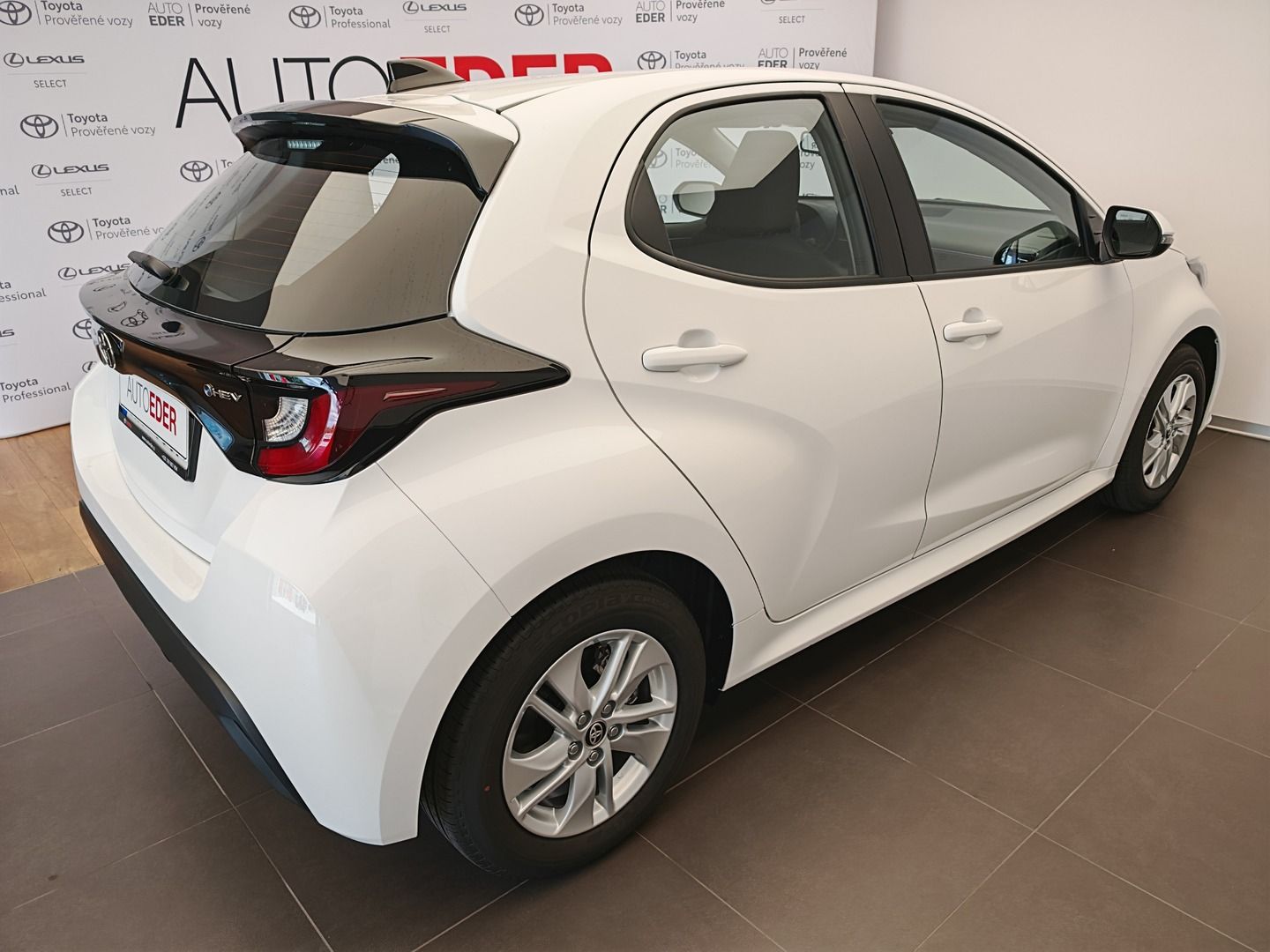Toyota Yaris, 1.5 Hybrid Comfort - fotka 4