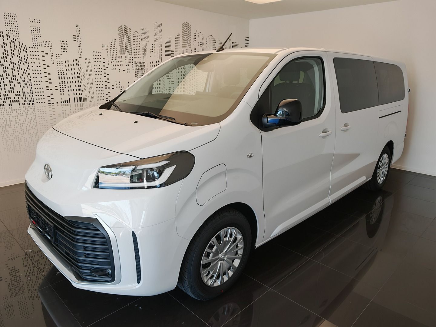 Toyota Proace Verso, 2.0L Diesel - 4x2 - 8 AT - L1