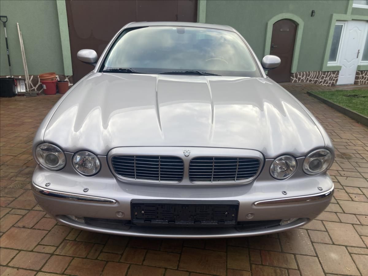 Jaguar XJ8, 4,2 V8  XJ8 - fotka 2
