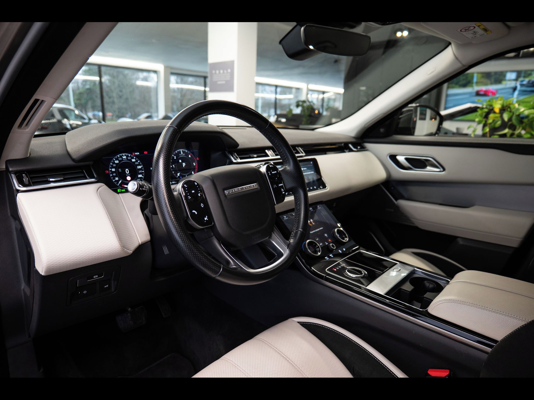Land Rover Range Rover Velar, D300 Meridian/LED/Vyhřívaná se - fotka 5
