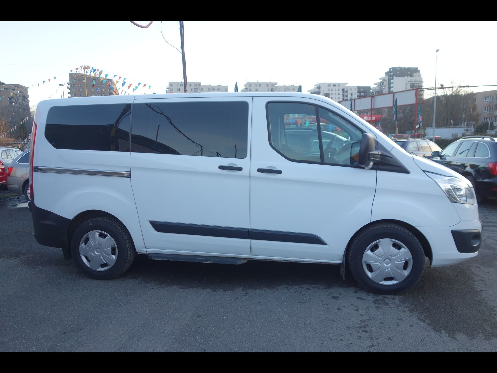 Ford Transit Custom, 2,2TDCi 9 MÍST TOURNEO - fotka 6