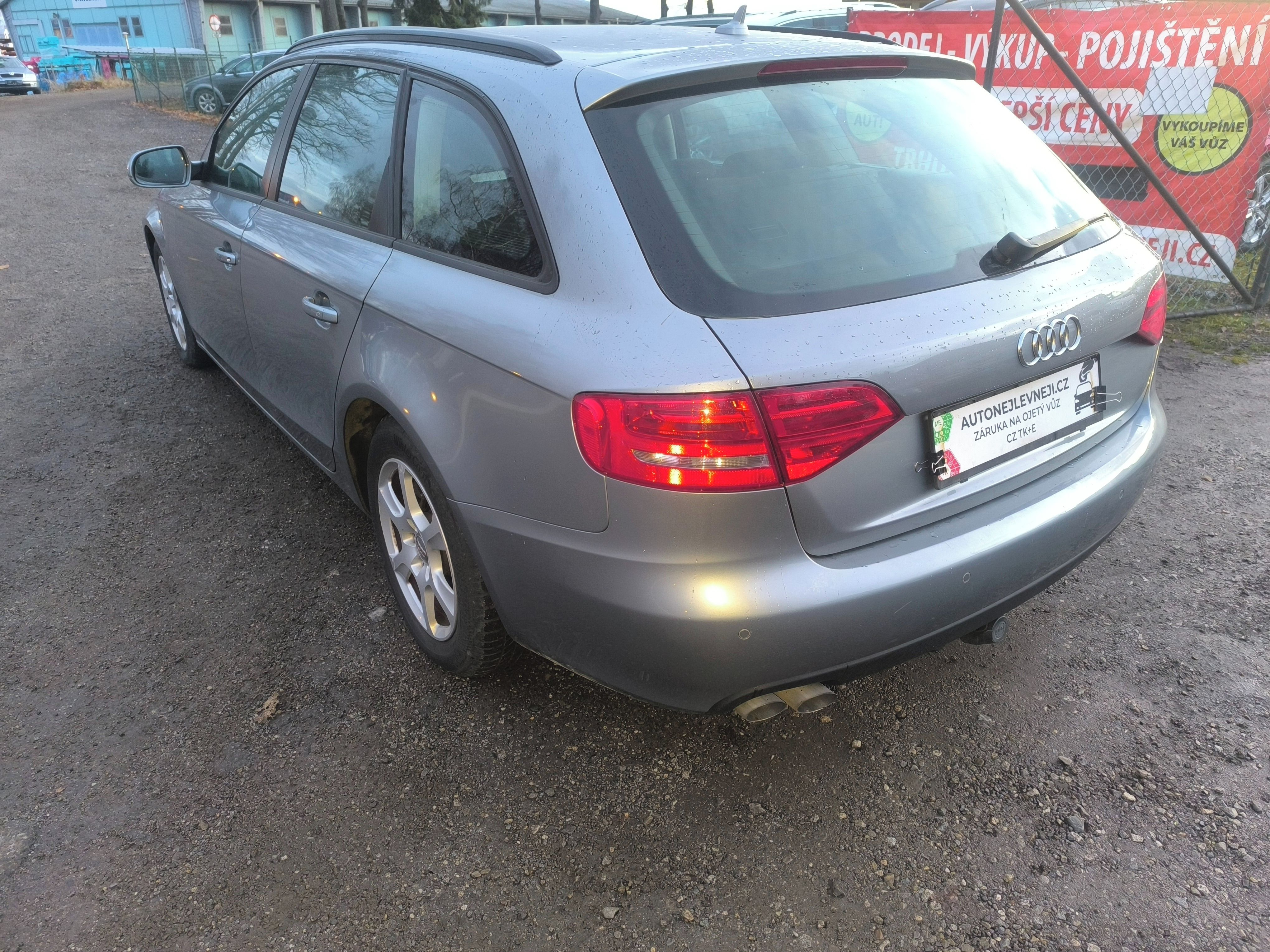 Audi A4, KRÁSNÁ,130KM,SERVISKA,1MAJITEL - fotka 5