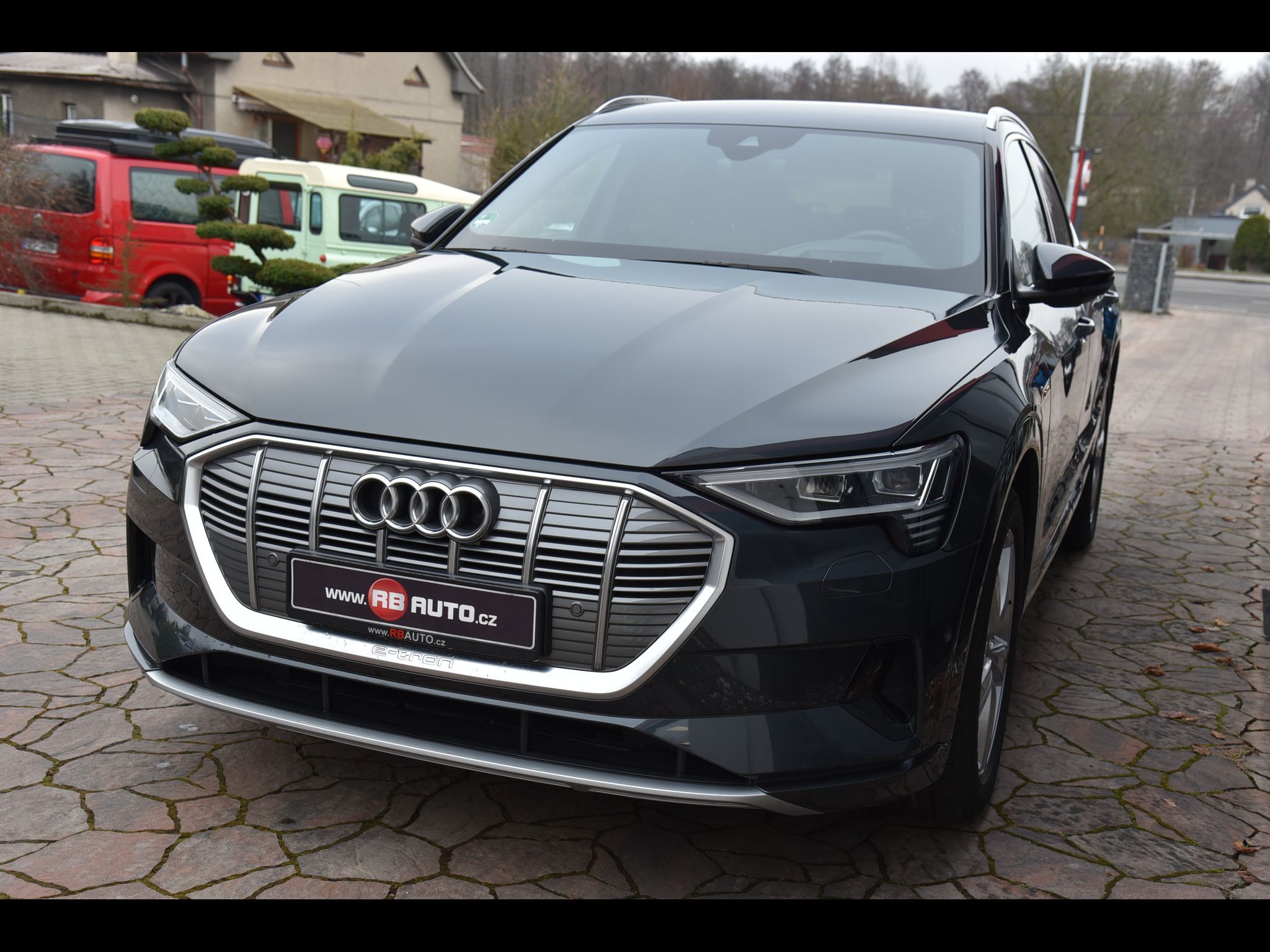 Audi e-tron, 55 300 kw S-Line Quattro - fotka 3