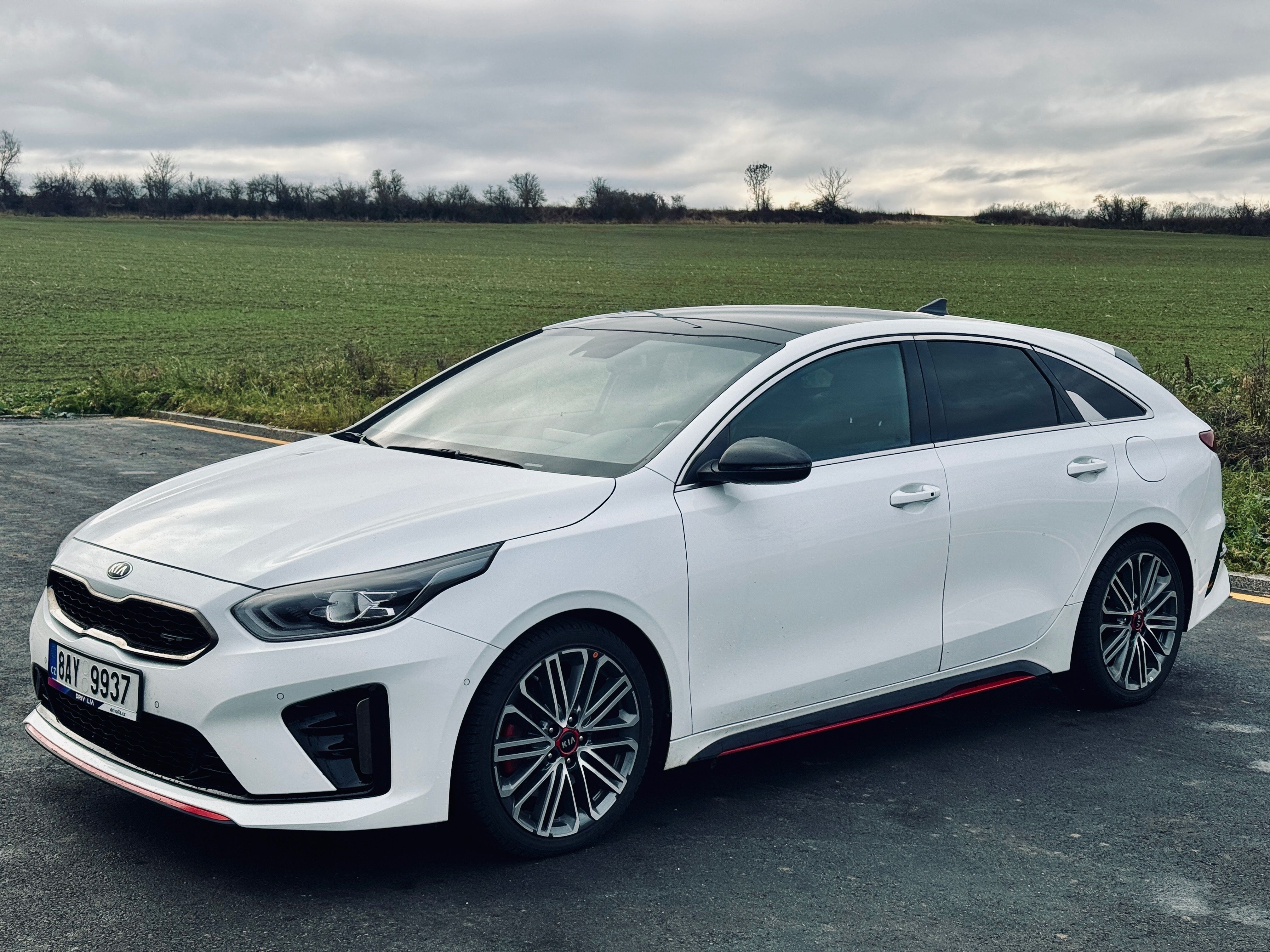 Kia ProCeed, 1.6 T-Gdi GT Max výbava - fotka 2