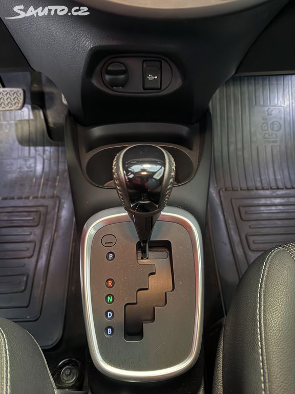 Toyota Yaris, fotka 30