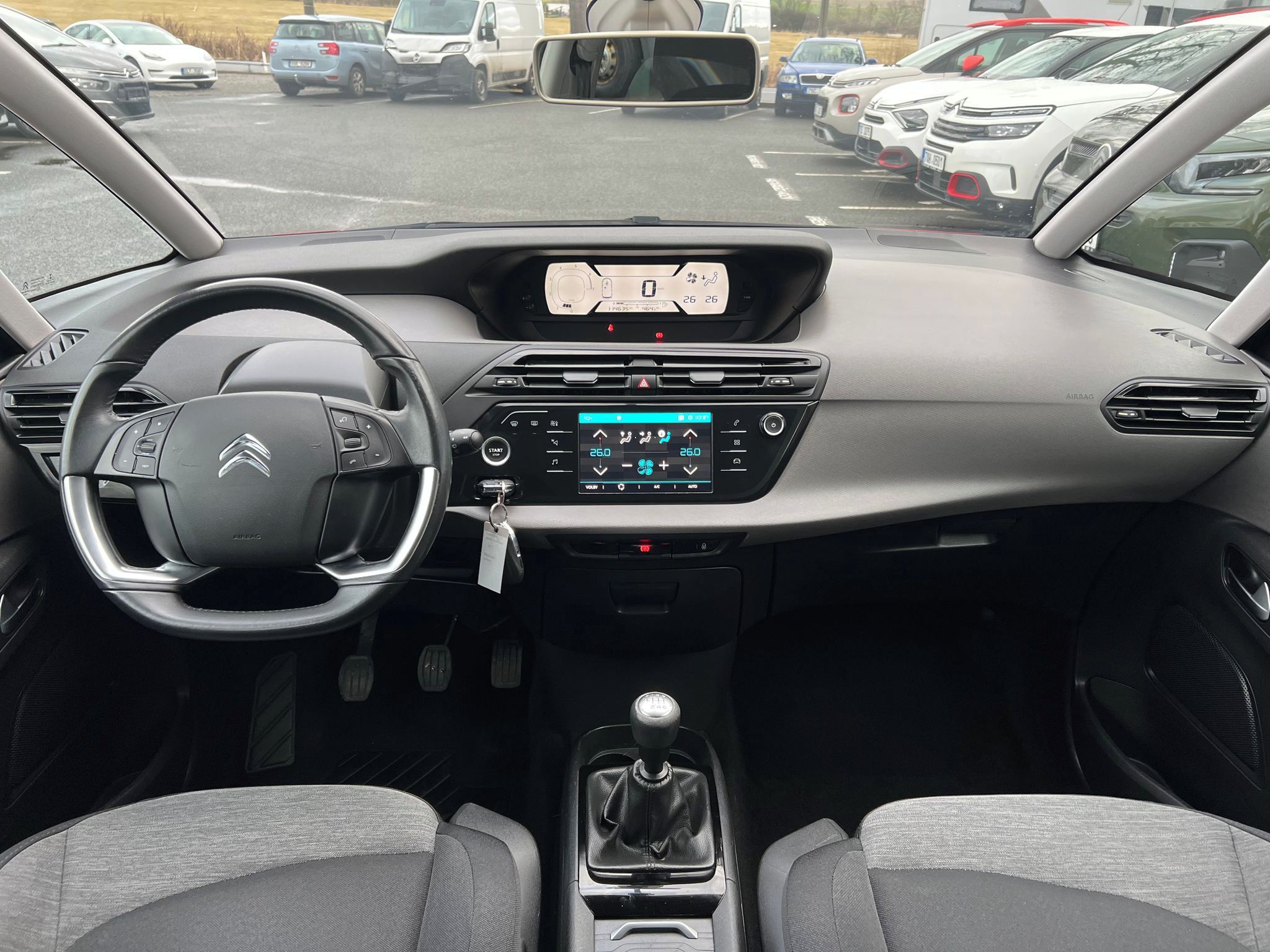 Citroën C4 Picasso, 1.2 130k SERVIS ZÁRUKA NAVI - fotka 3