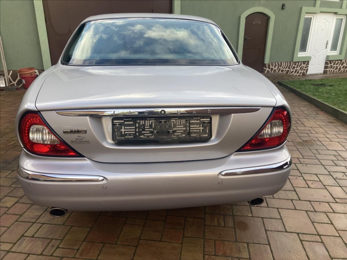 Jaguar XJ8, 4,2 V8  XJ8 - fotka 5