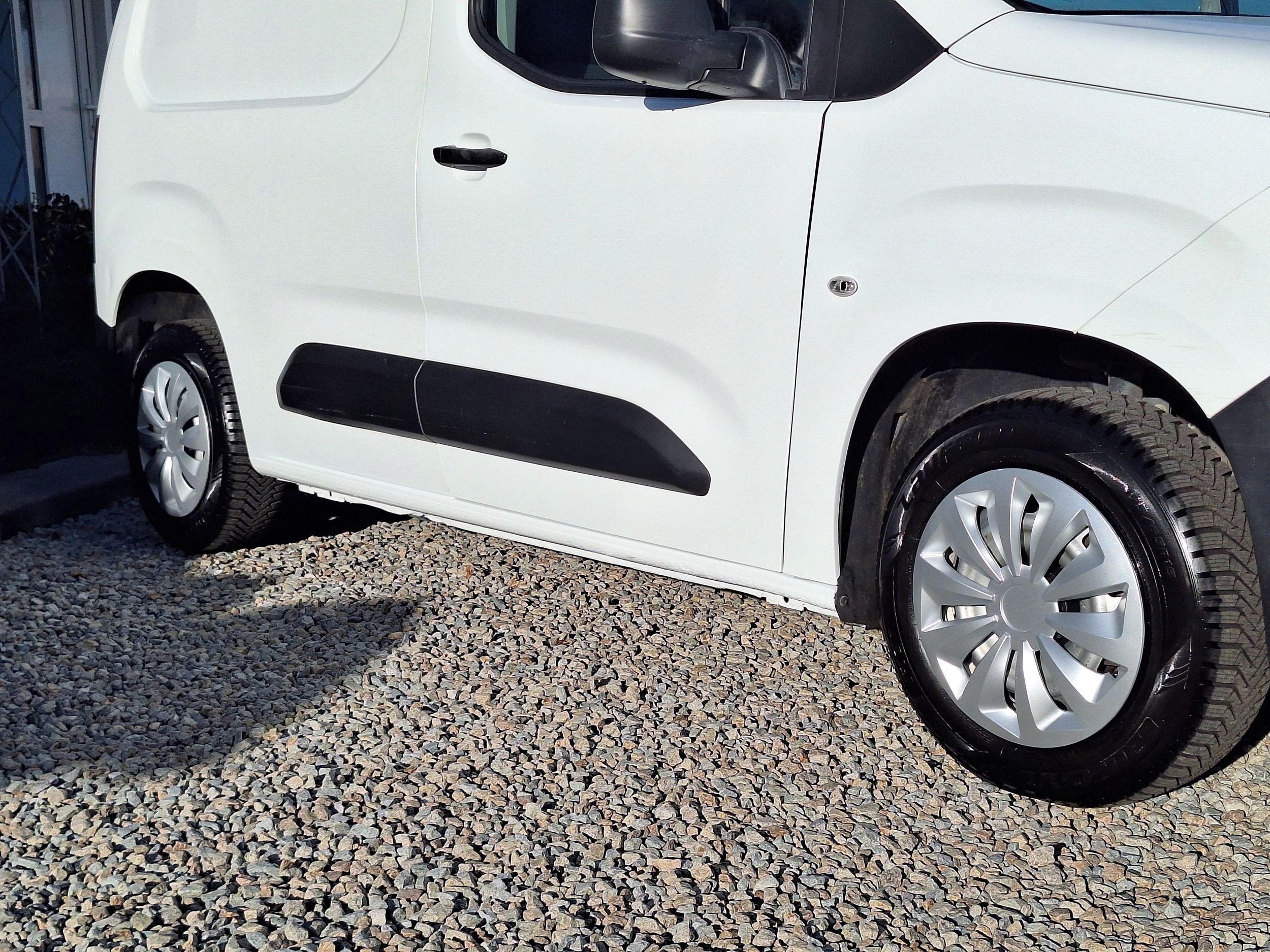 Citroën Berlingo, 1,2i - NOVÉ ZIMNÍ PNEU - fotka 5