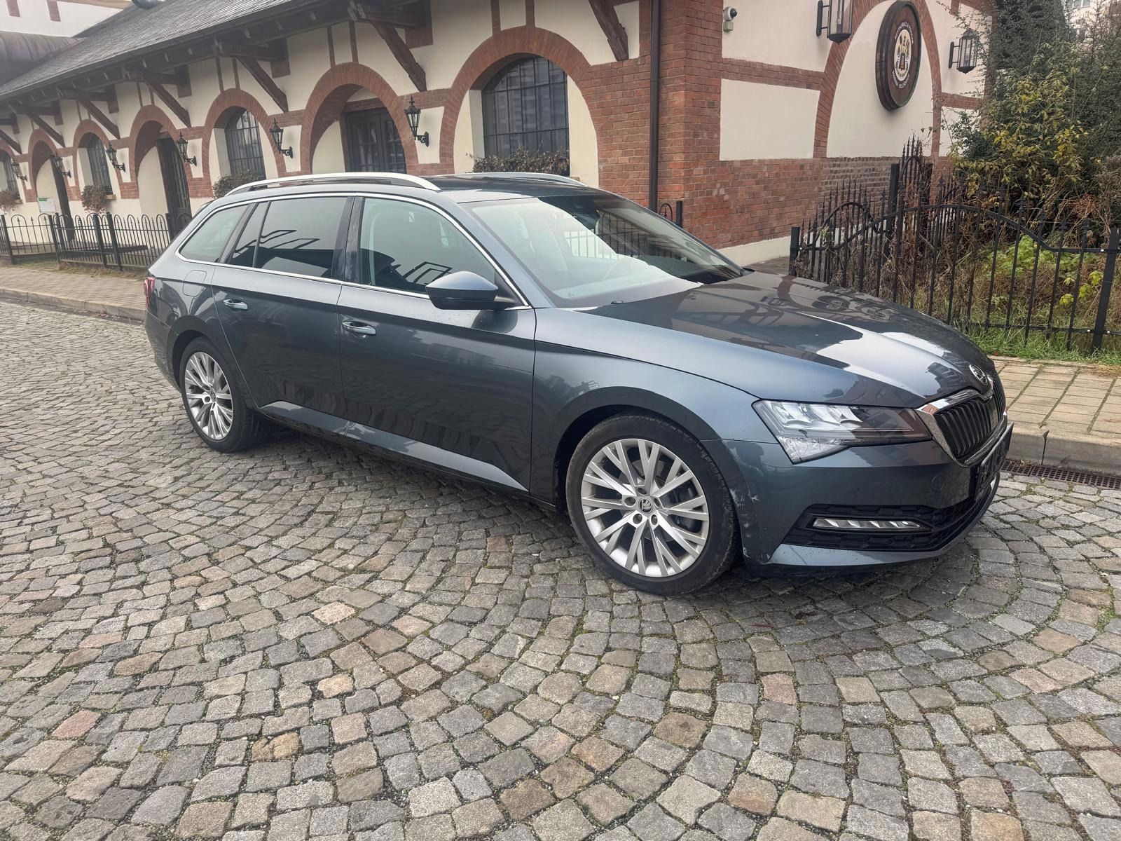 Škoda Superb, Skoda Superb Combi 2.0 TDI 4x4 - fotka 3