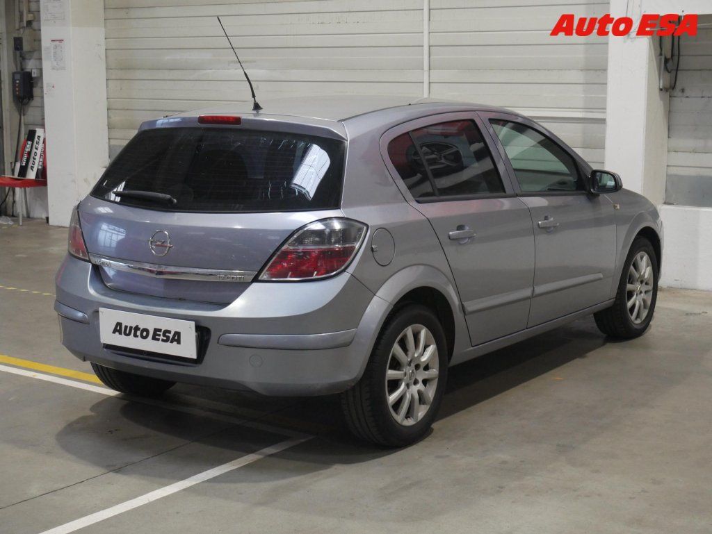 Opel Astra, 1.7 CDTi,AC - fotka 4