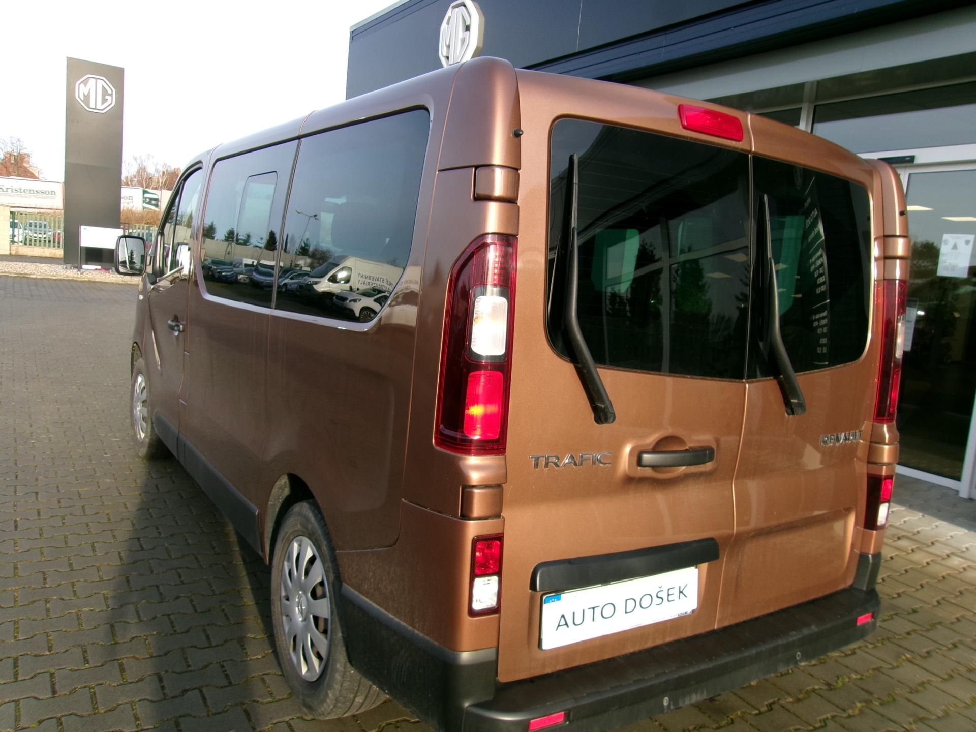 Renault Trafic, 2.0 dCi 6míst - fotka 5