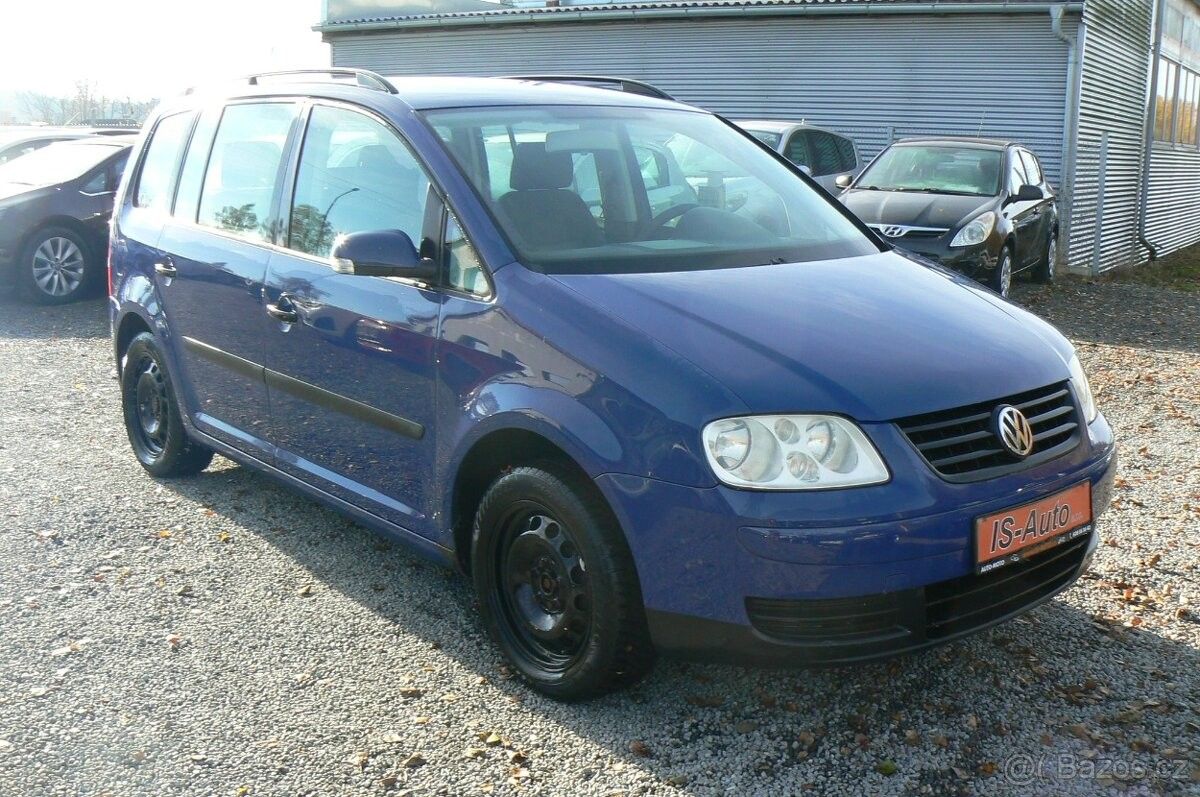Volkswagen Touran, 1,6 FSI - fotka 2