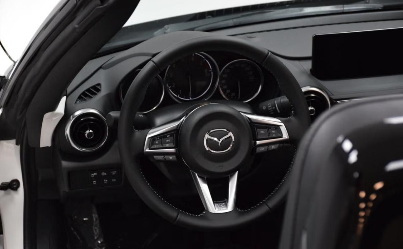 Mazda MX-5, 1.5 SKY. Exclu. Line ND3 Kůže - fotka 5