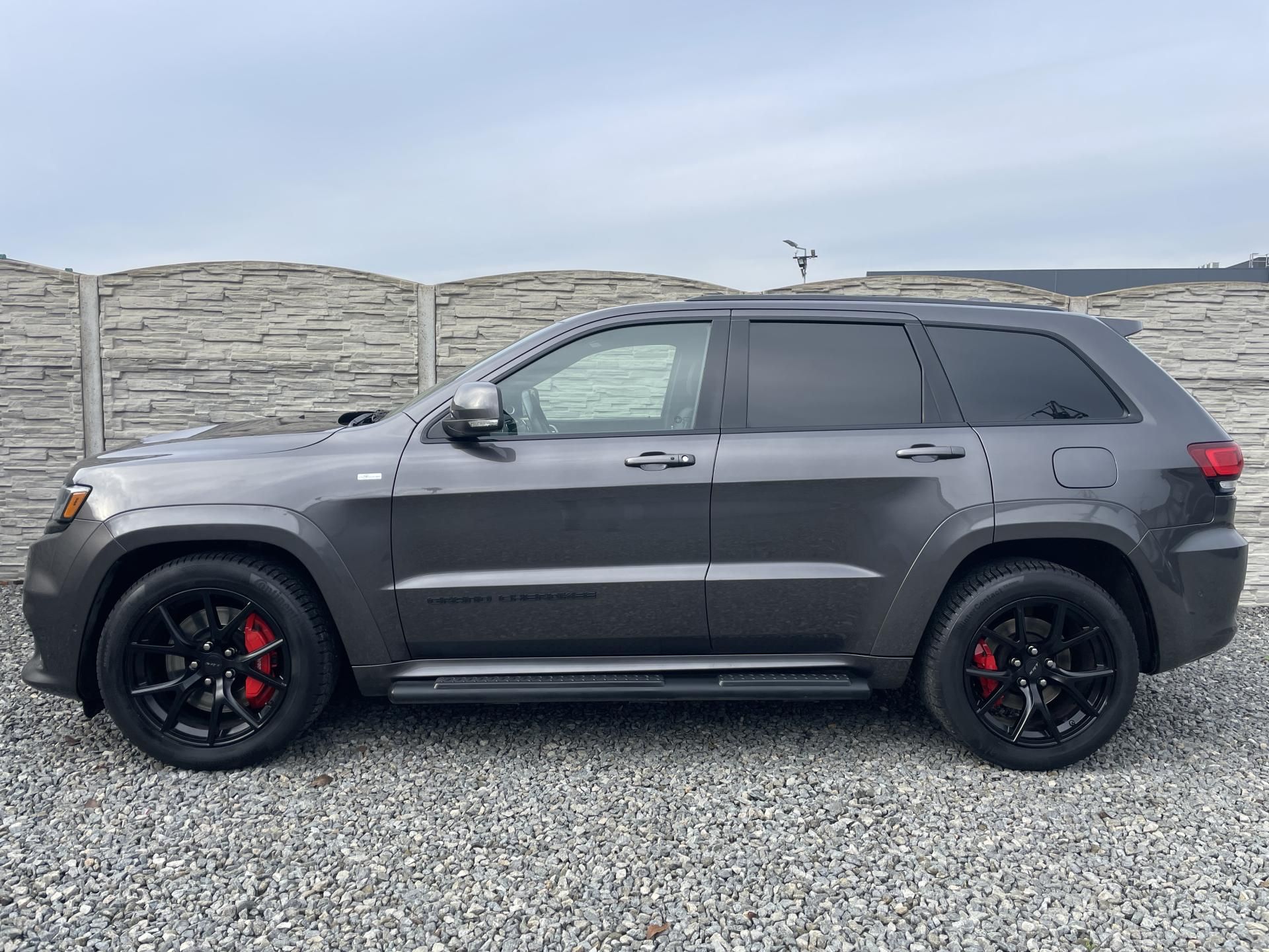 Jeep Grand Cherokee, 6.4i 480PS HEMI SRT CZ 78000KM - fotka 5