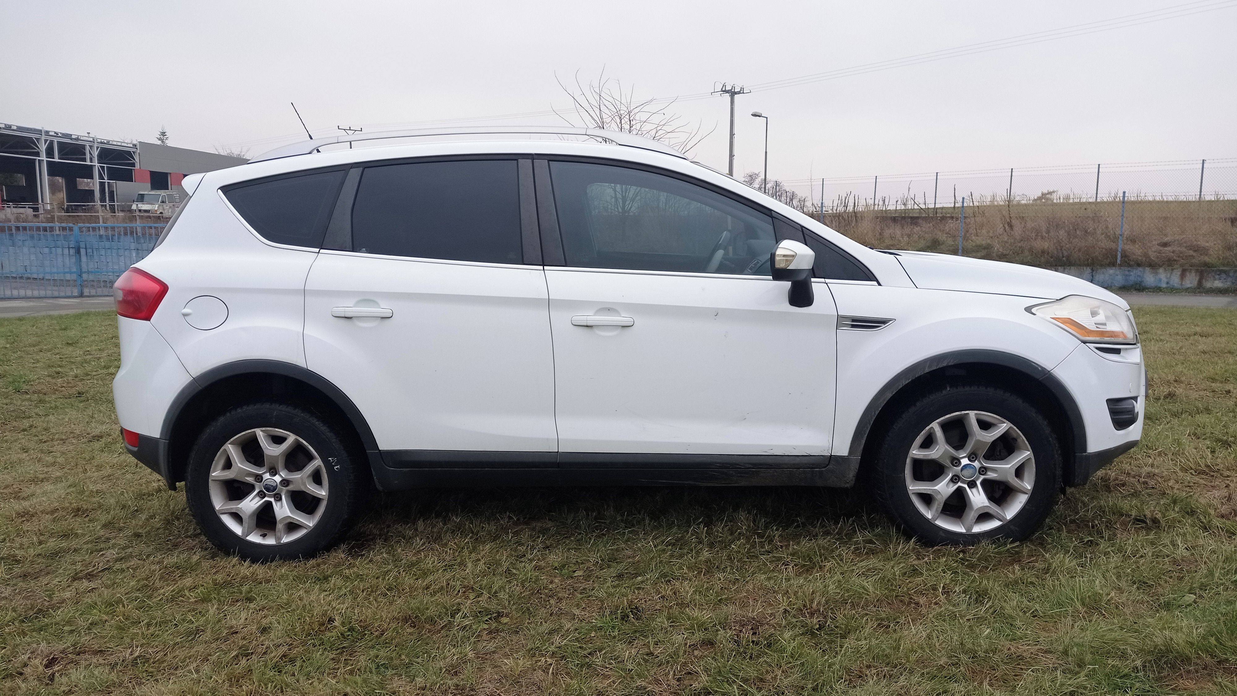 Ford Kuga, 2,0 TDCi 100KW 4x4 Manuál - fotka 6
