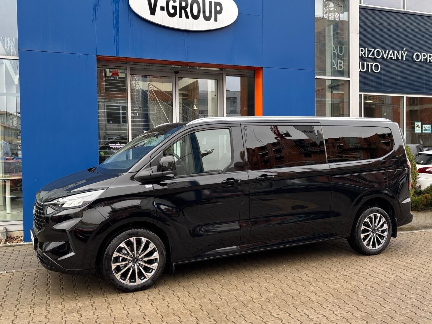 Ford Tourneo Custom, 2.0 125kW L2 Titanium X AWD - fotka 6