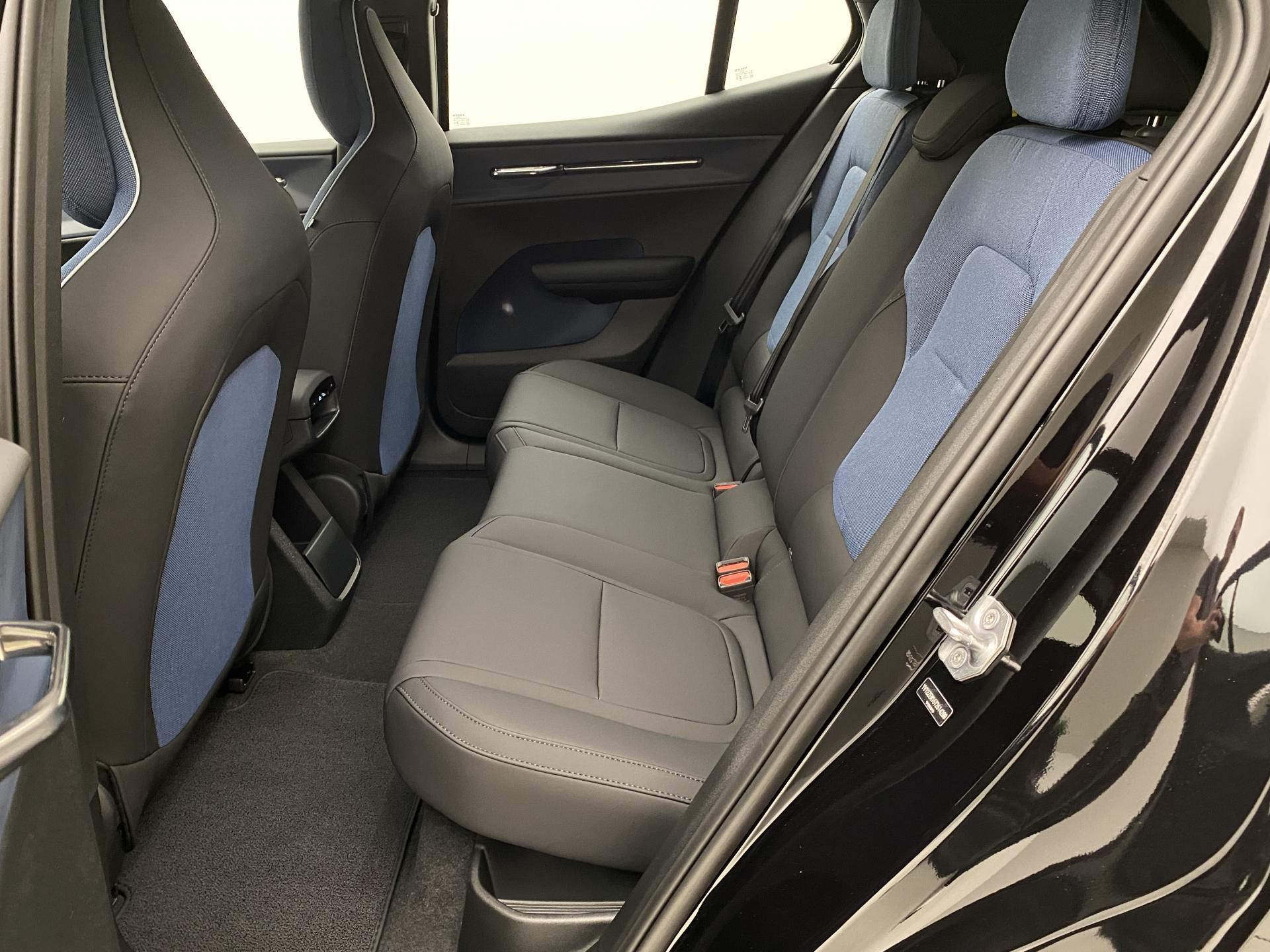 Volvo EX30, PURE ELECTRIC SINGLE PLUS - fotka 6
