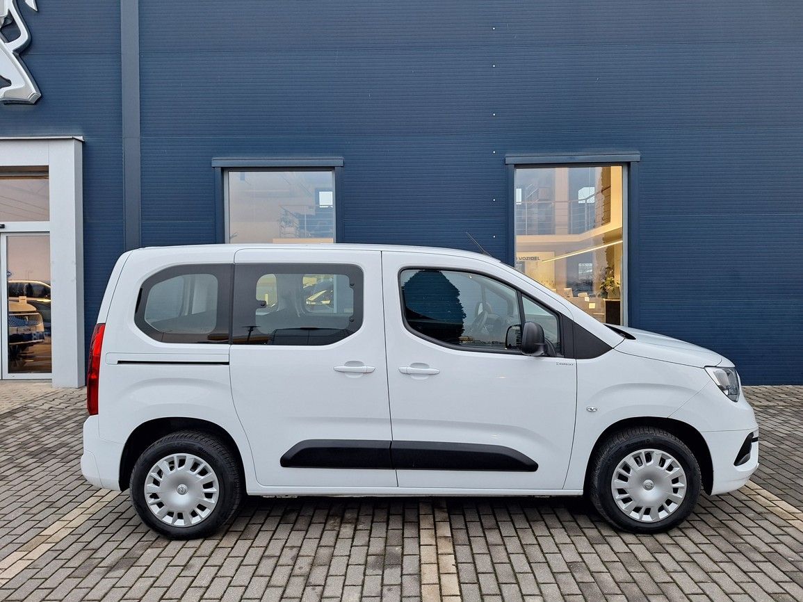 Opel Combo, 1,5 BHDi M6 - fotka 6