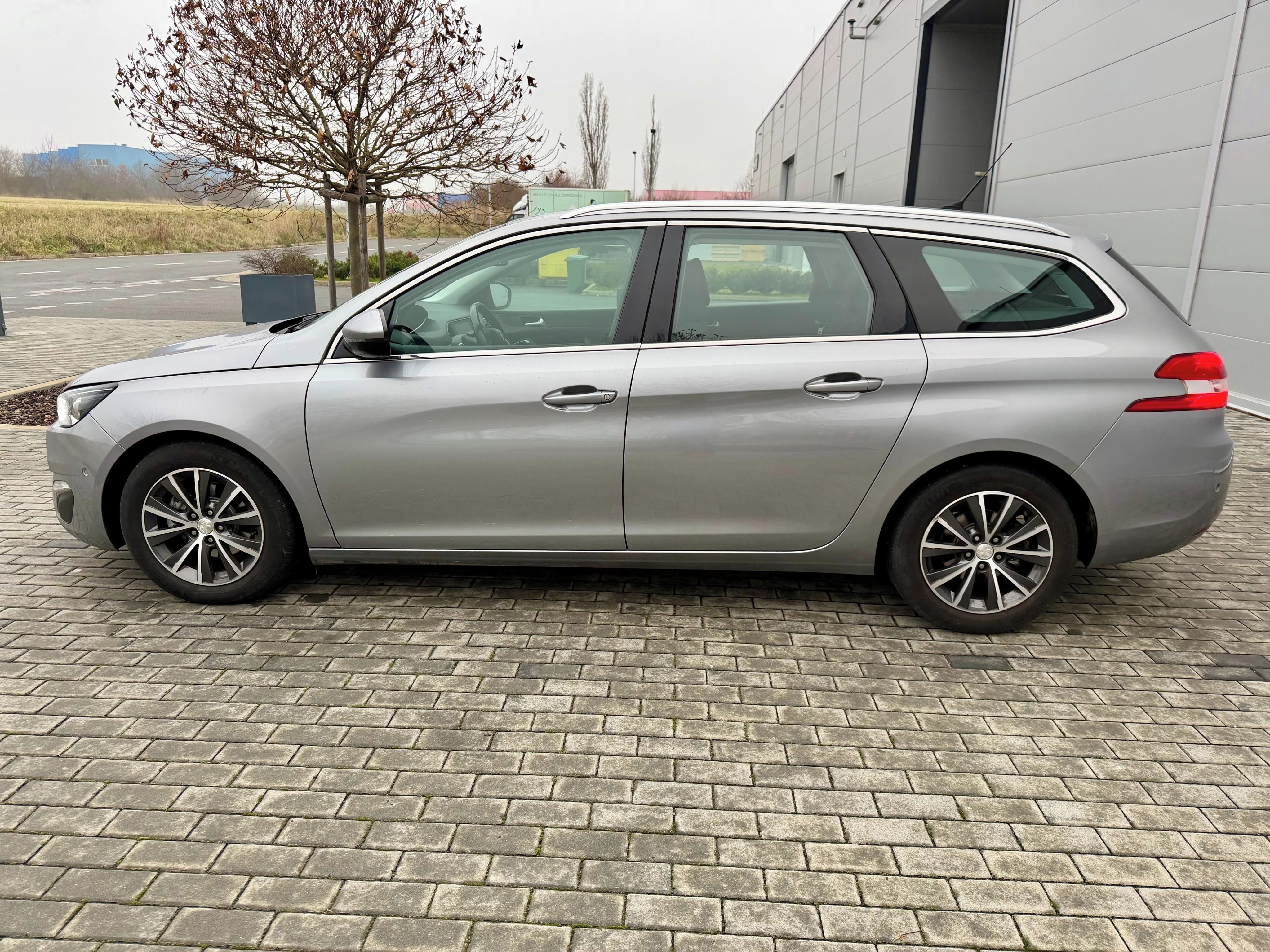 Peugeot 308, 1.6 BLUE HDI ALLURE KOUP. ČR - fotka 5