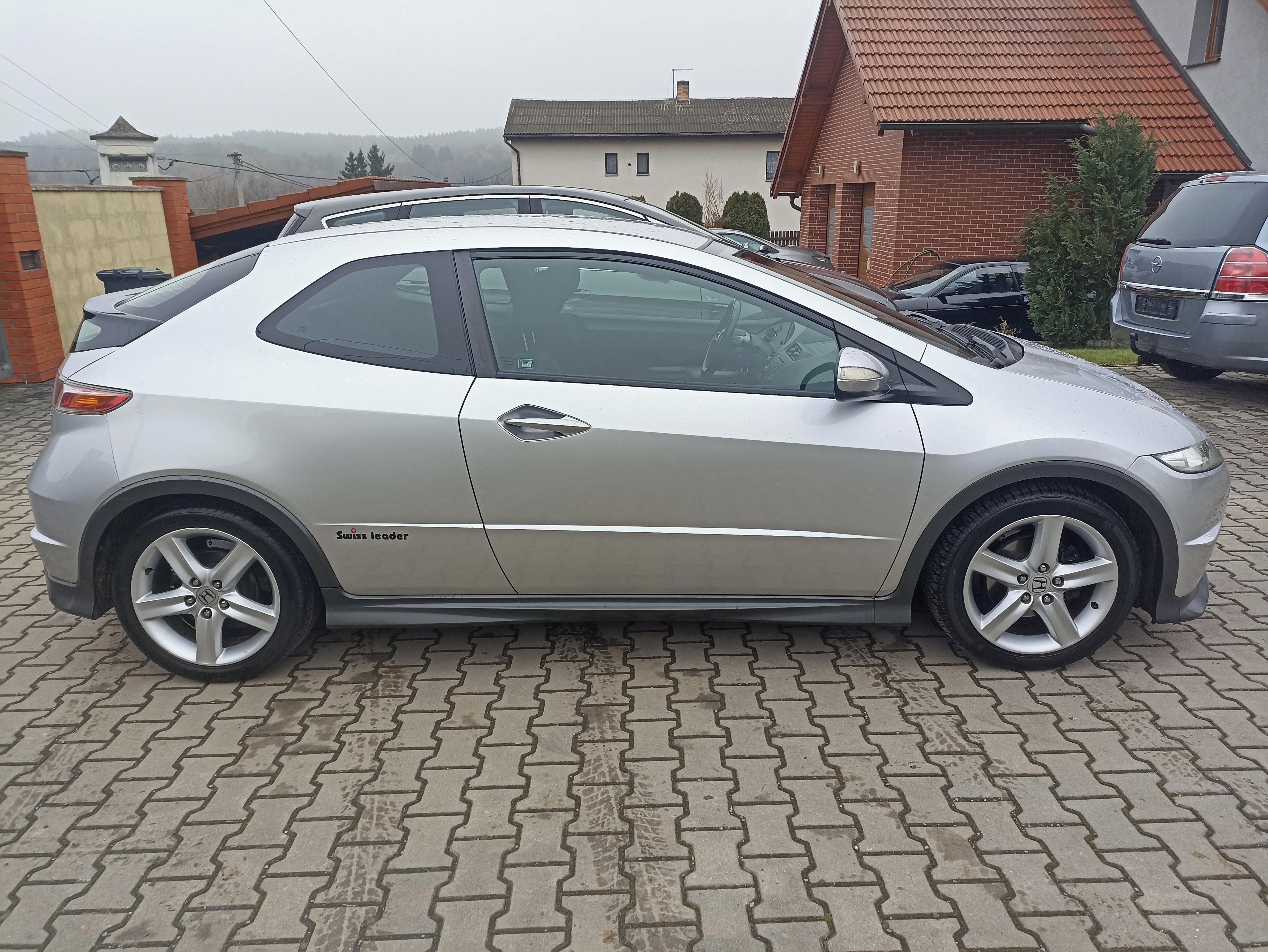 Honda Civic, 1.8 16v 3dv Type S - fotka 6
