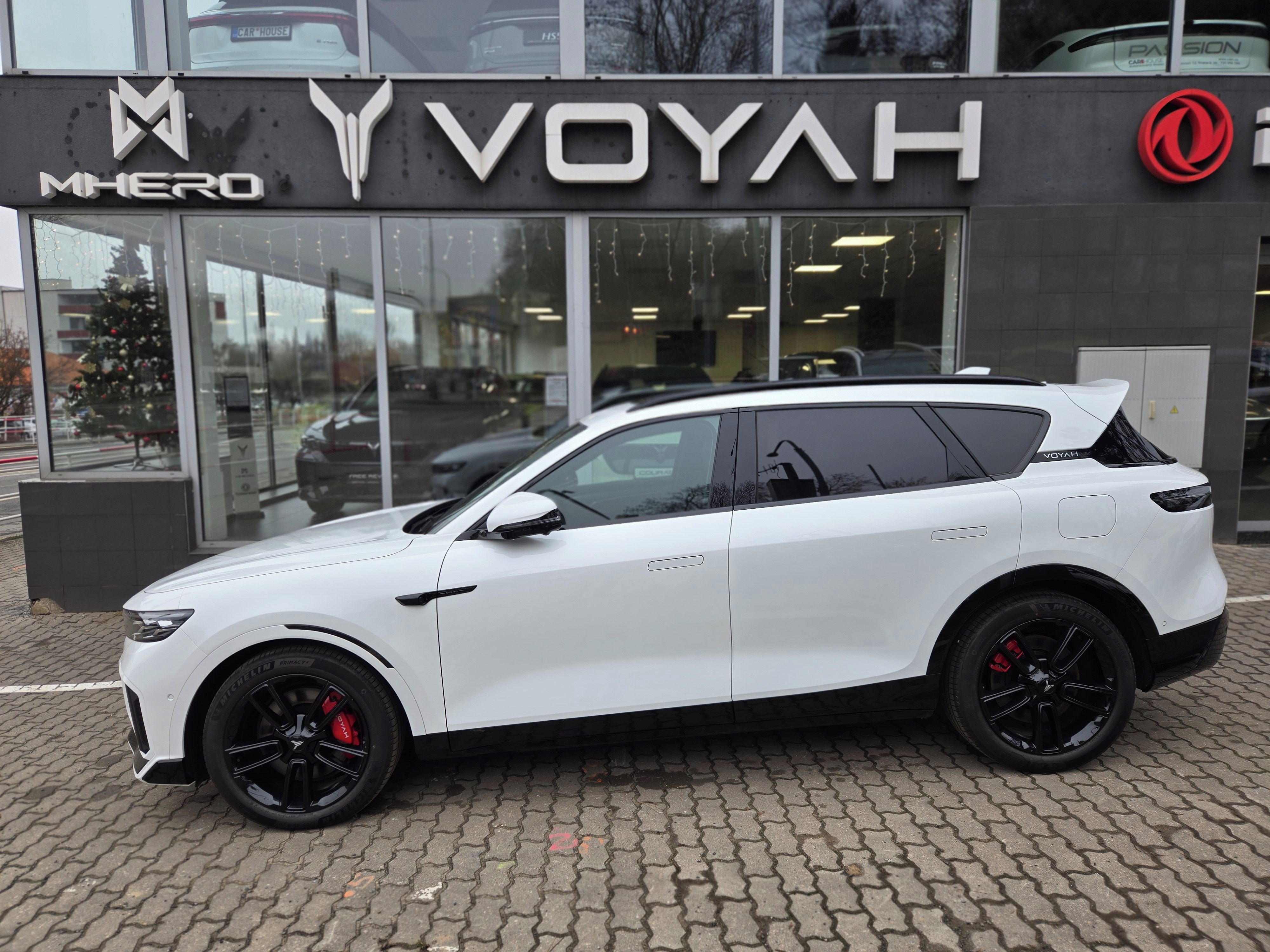 Voyah, FREE REV318 AWD HYBRID
