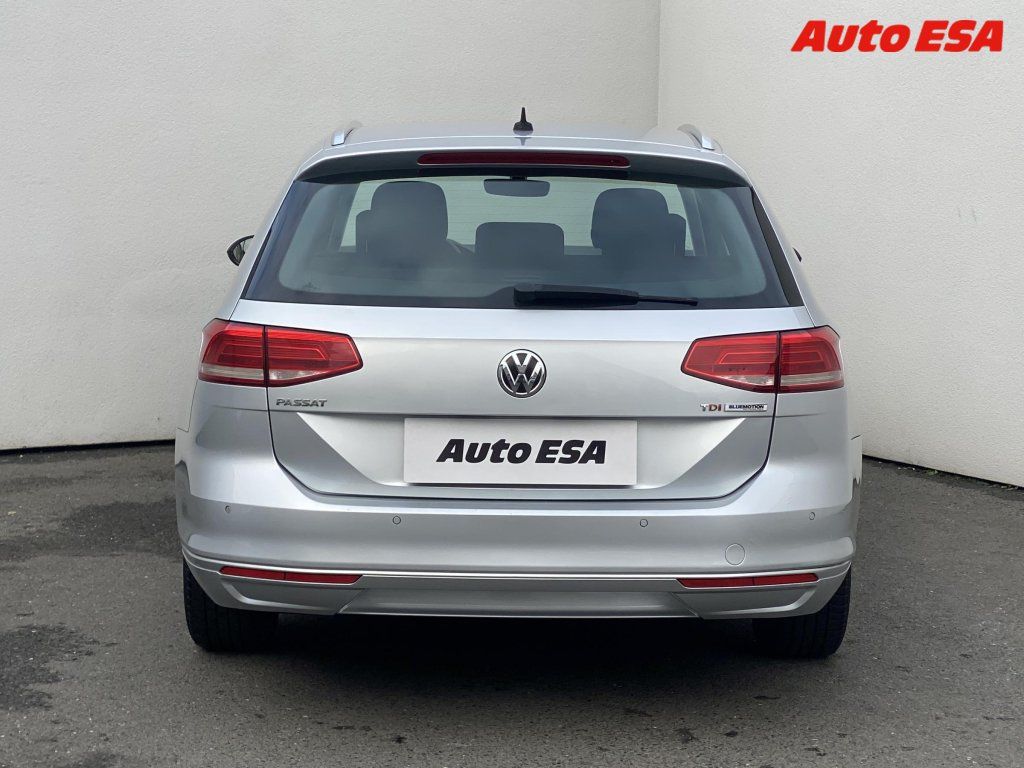 Volkswagen Passat, 1.6 TDI,DSG,navi,autoAC - fotka 5