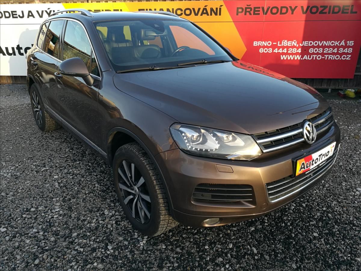 Volkswagen Touareg, 3,0 TDI V6 Tiptronic - fotka 2
