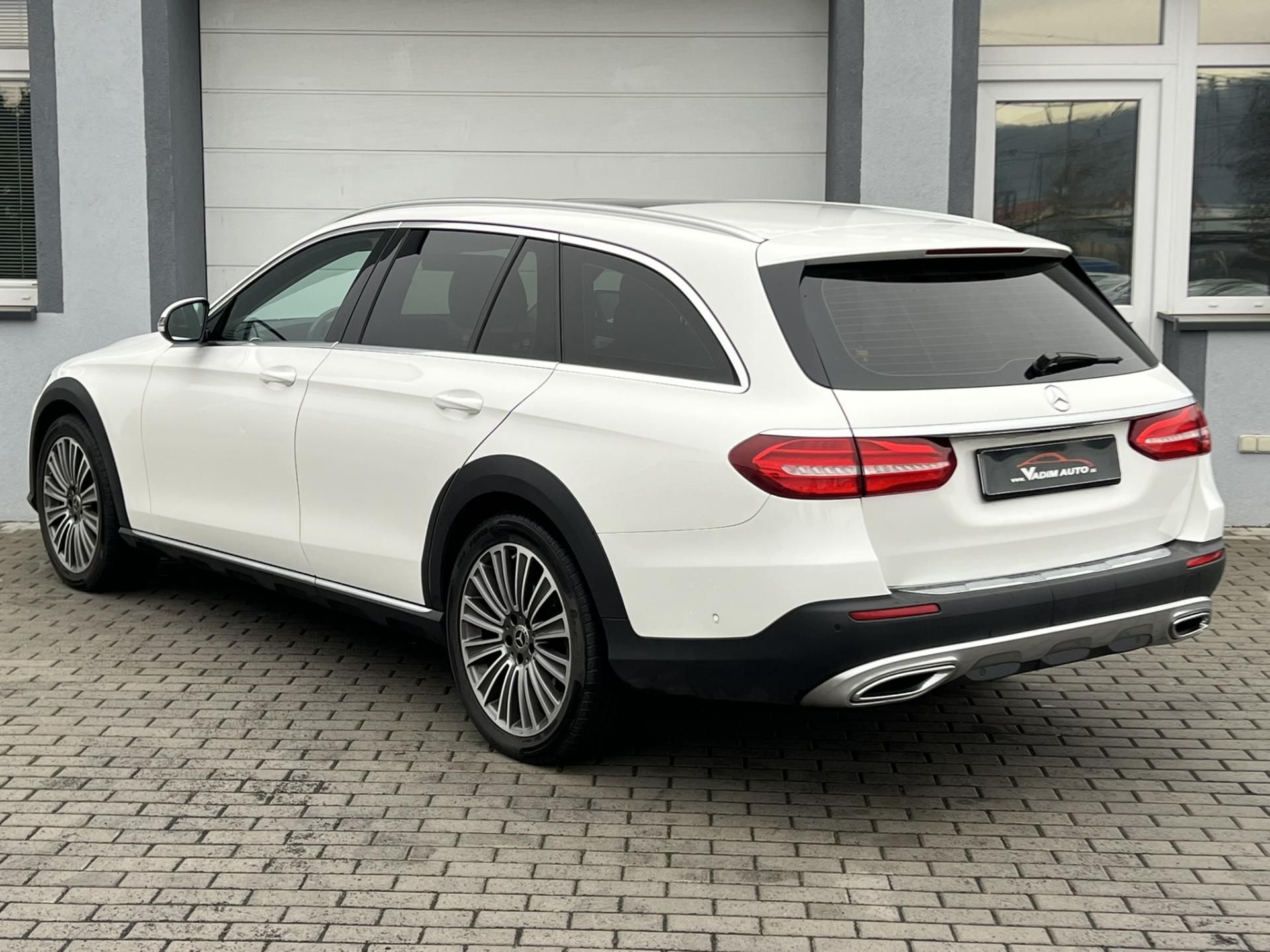 Mercedes-Benz Třídy E, E 220D 4MATIC ALL TERRAIN - fotka 3