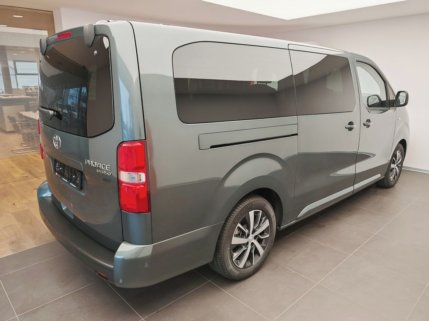 Toyota Proace Verso, 2.0 D4-D Long Family Webasto, - fotka 4