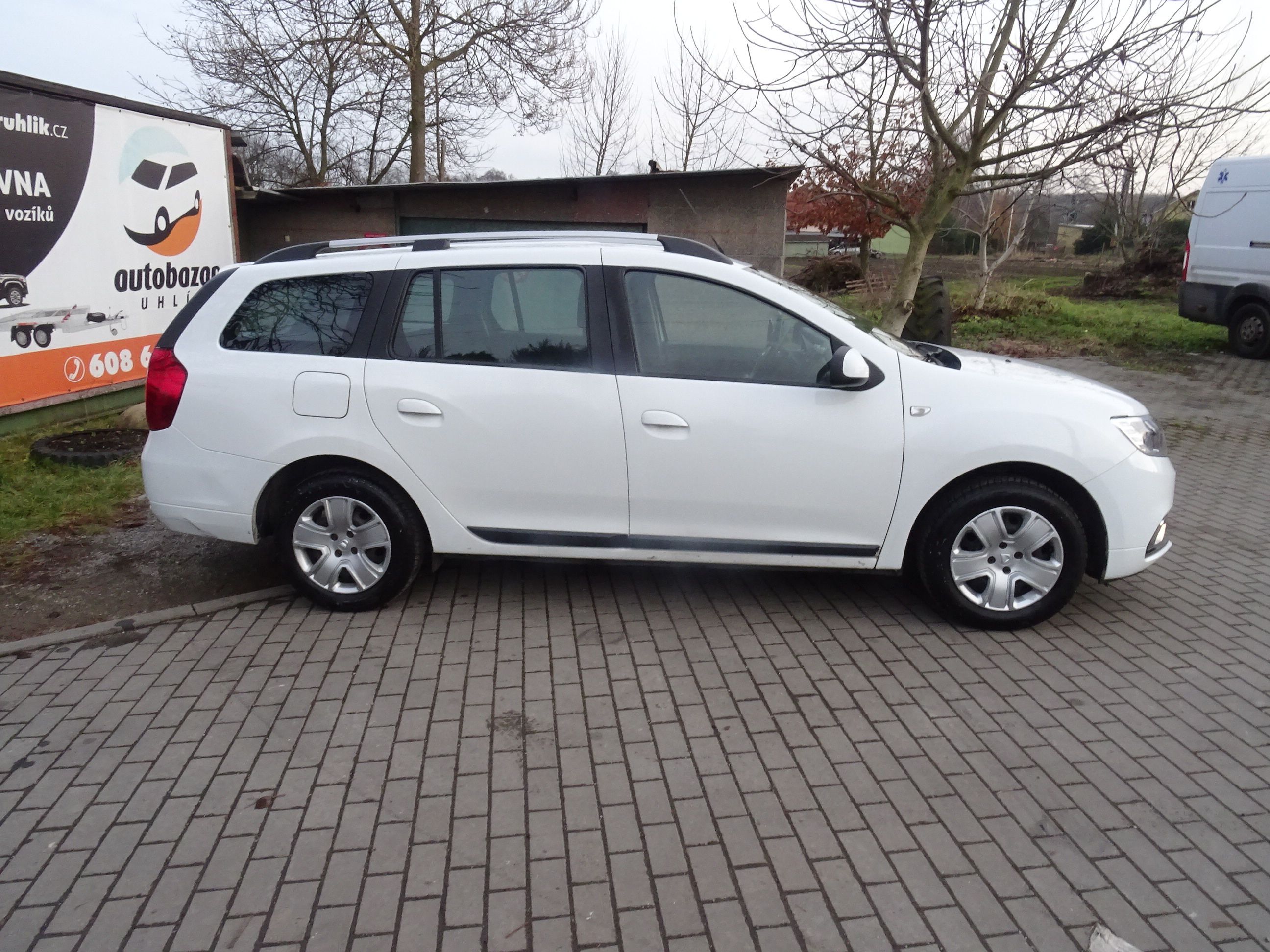 Dacia Logan, 1.0 - fotka 3