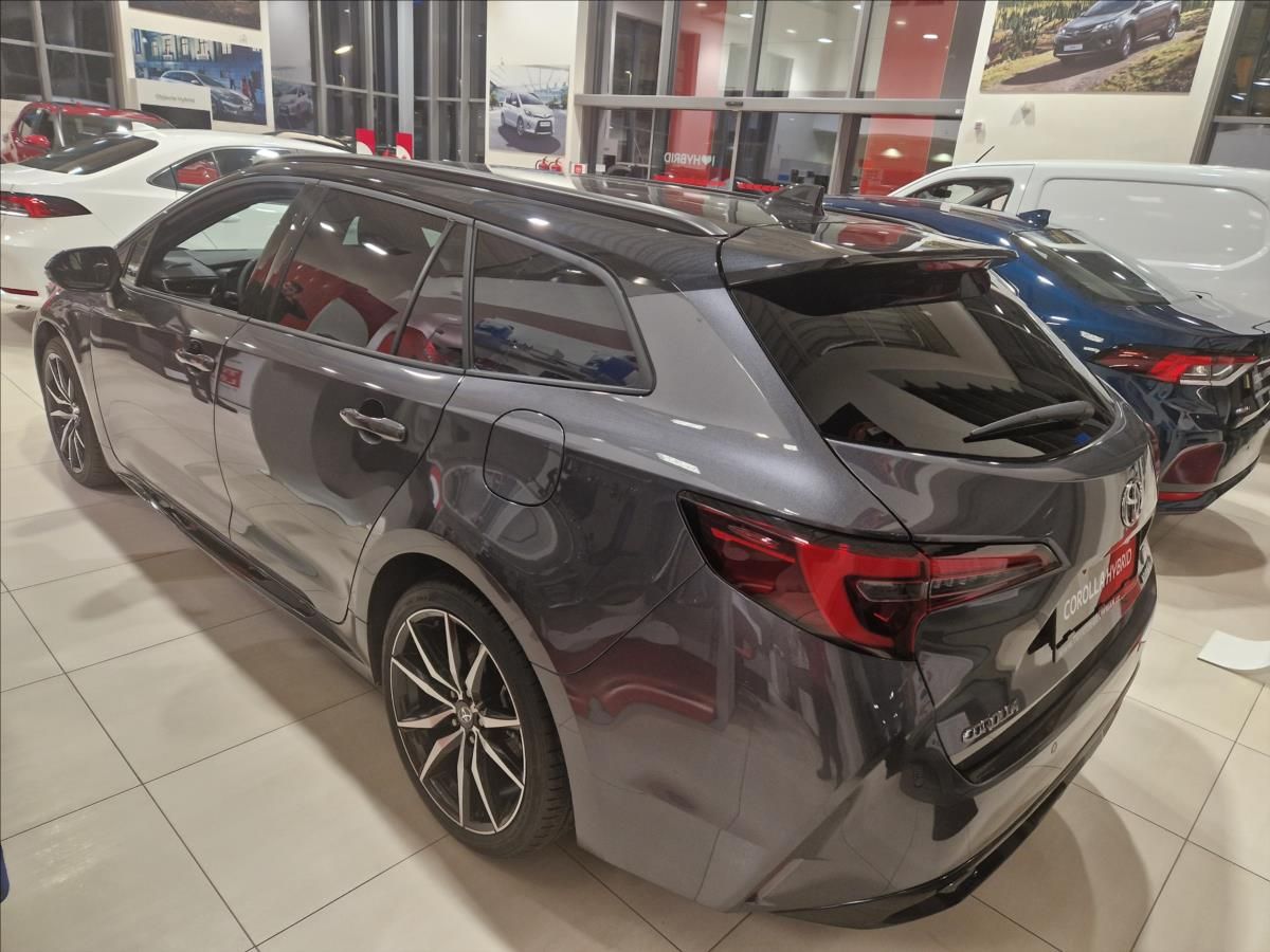 Toyota Corolla, 1,8 TS Gr Sport  MY25 - fotka 2