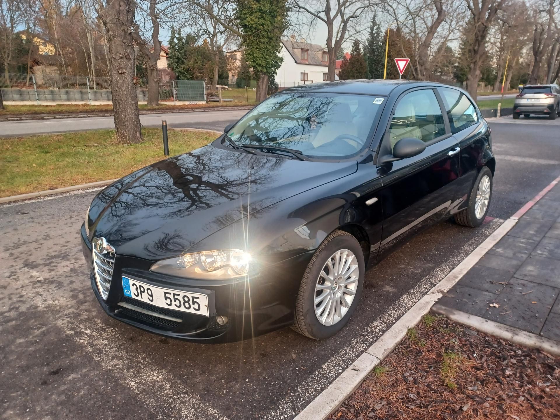 Alfa Romeo 147, 1.6i 77kW - fotka 3