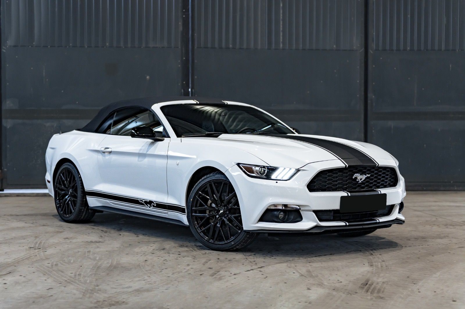 Ford Mustang, 3.7L Convertible - fotka 6
