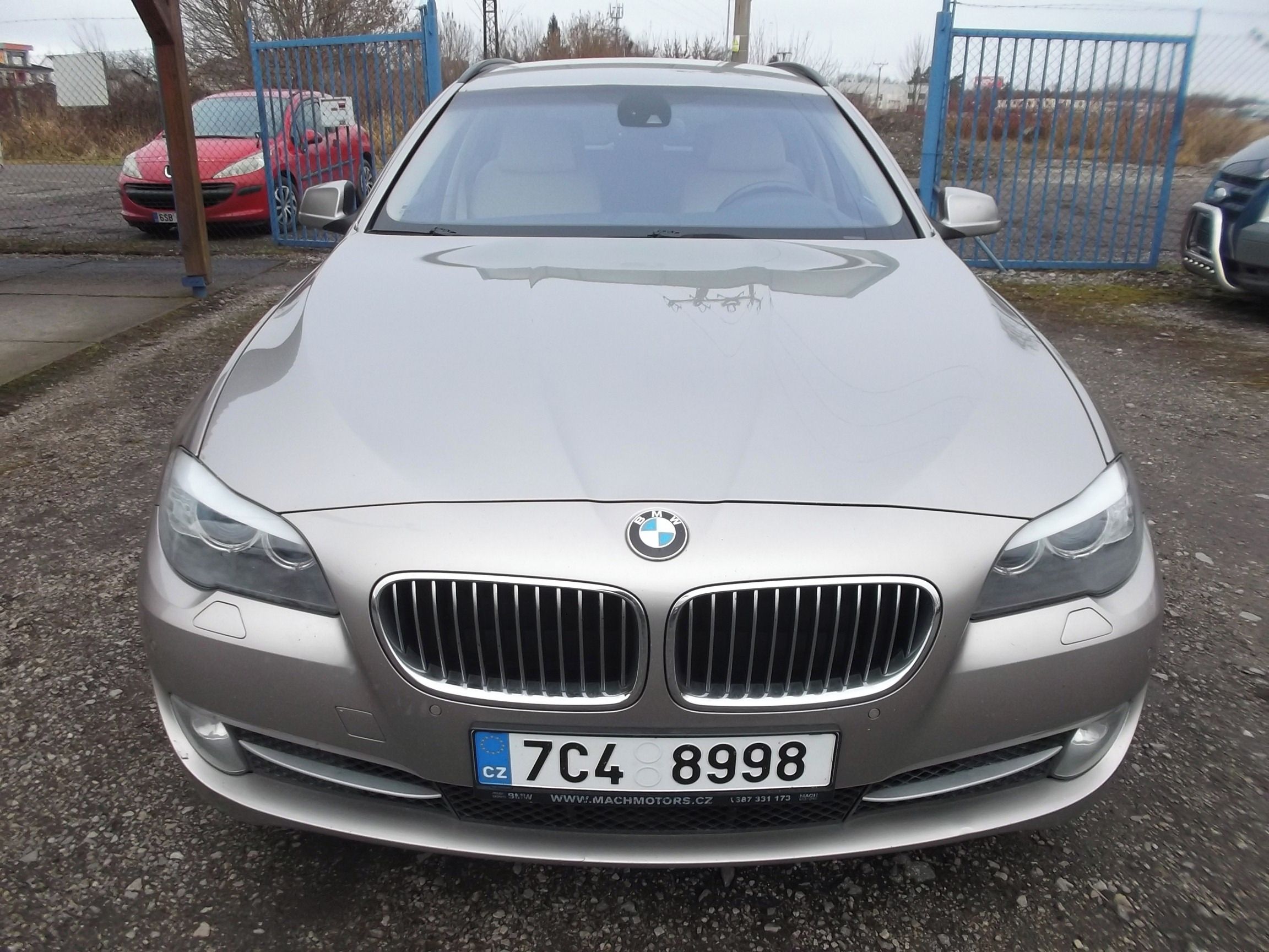 BMW Řada 5, 525d - fotka 6