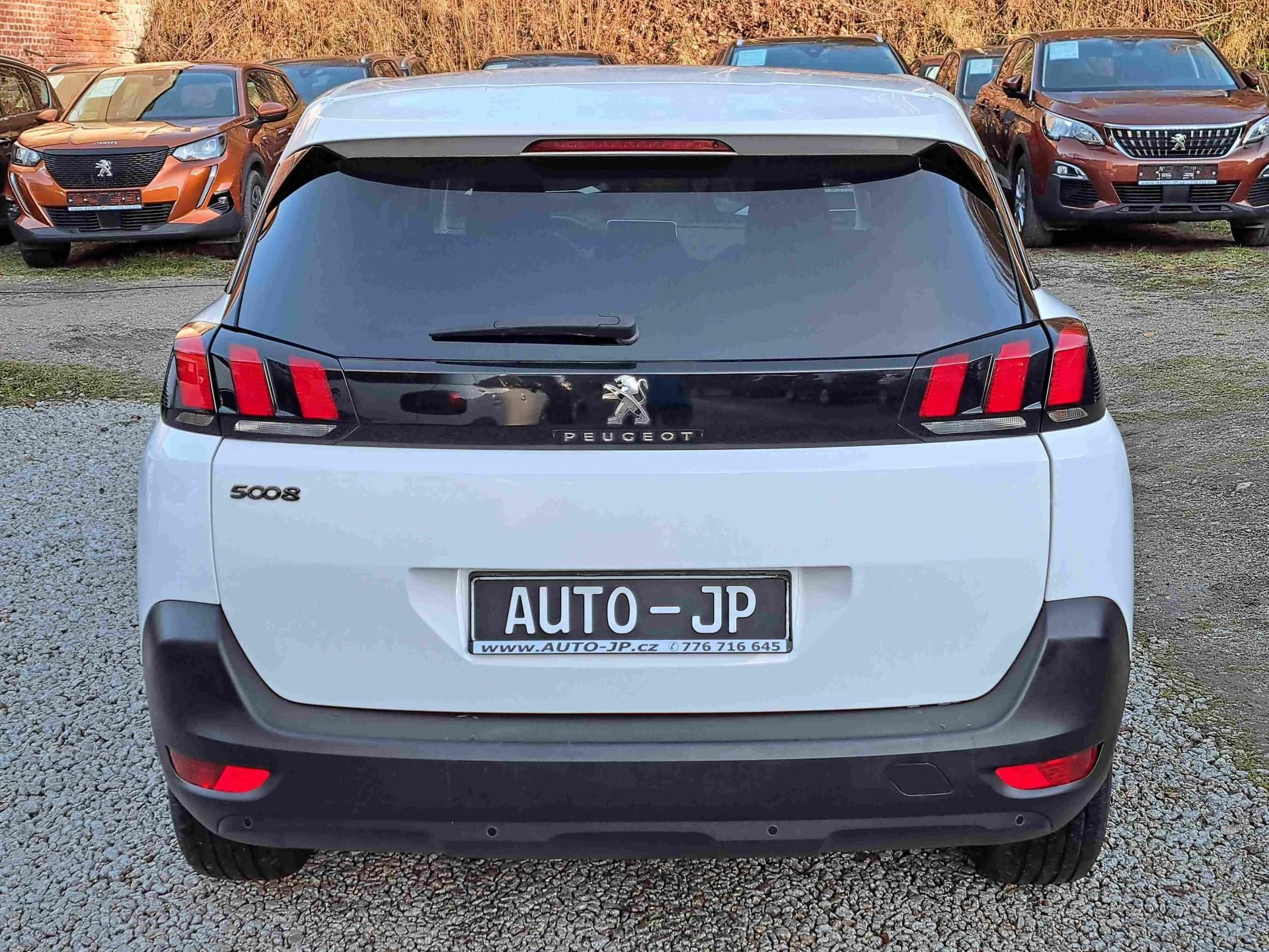 Peugeot 5008, 1,2 PT EAT8 17ALU PDC NAVI - fotka 5