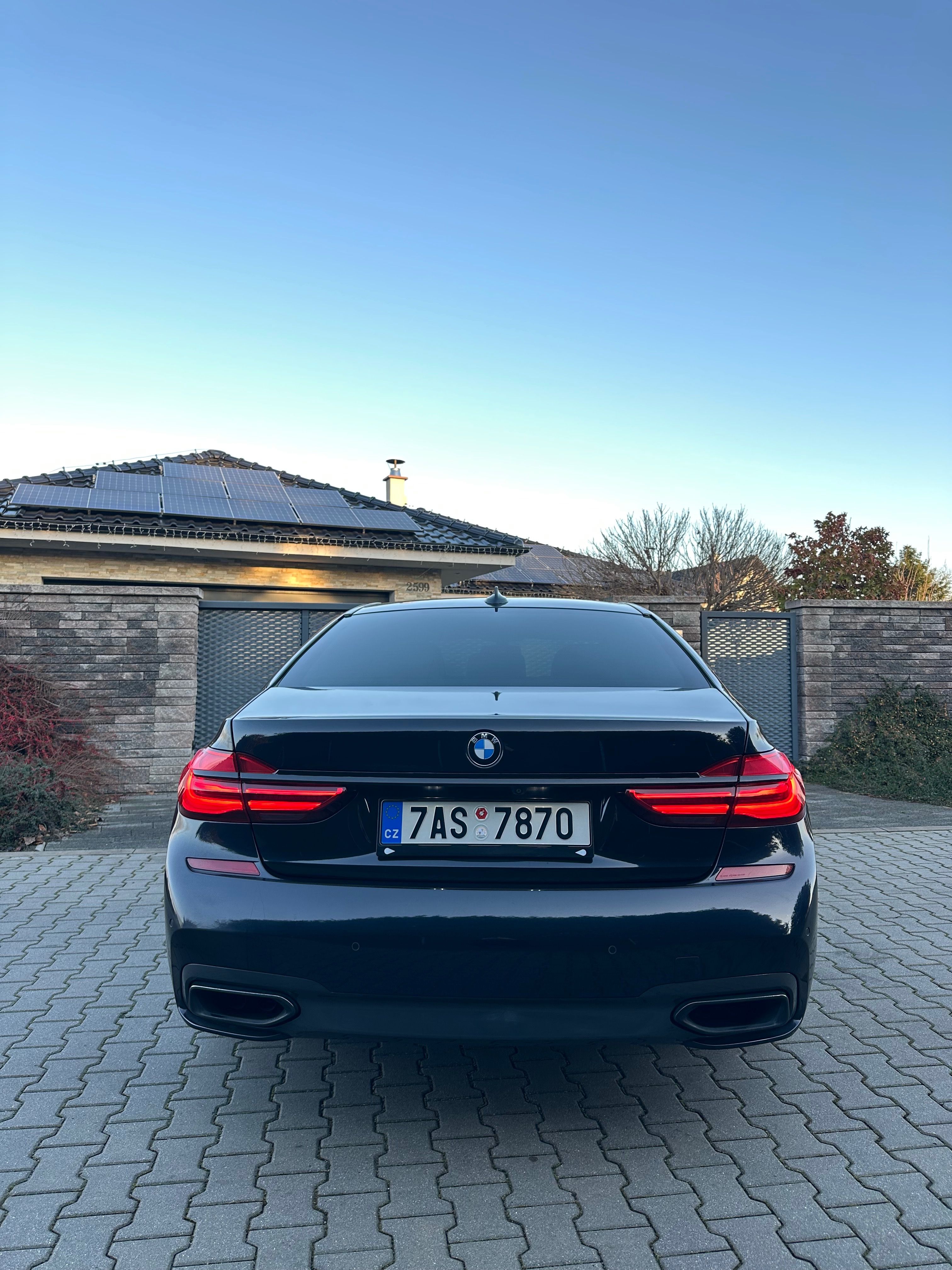 BMW Řada 7, BMW 750i xDrive/B&W/LASER/M - fotka 6
