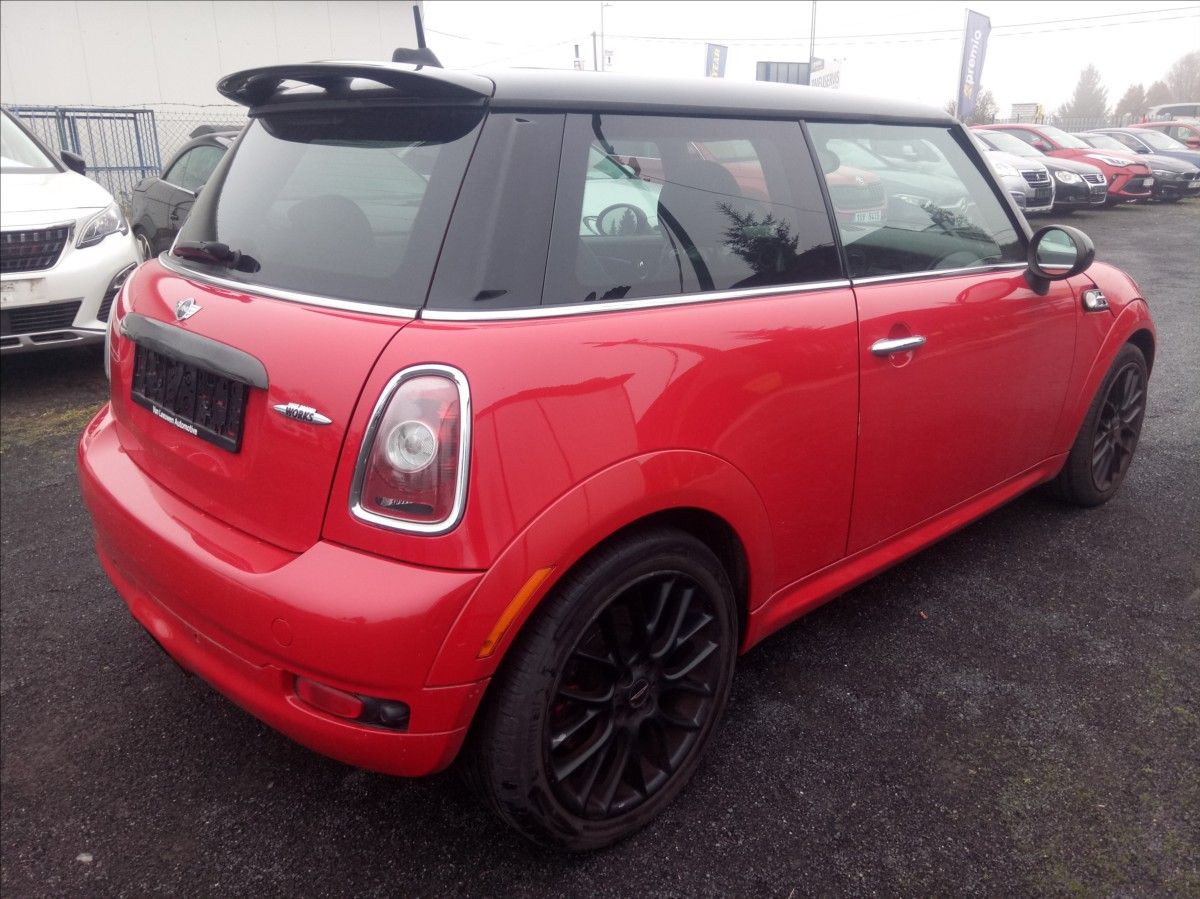 Mini Cooper S, 1,6 JCW, KŮŽE, NAVI, PANORAMA - fotka 6