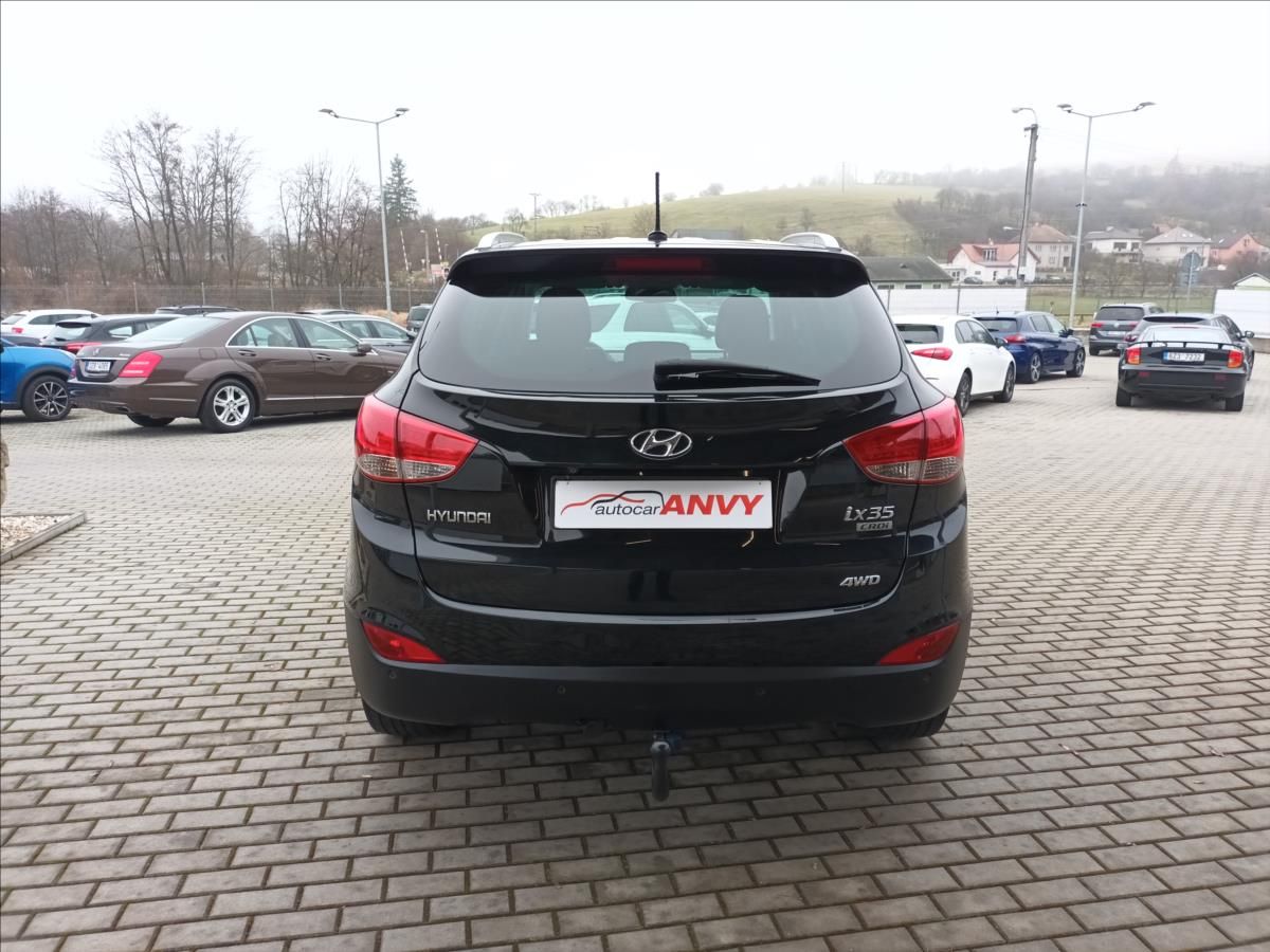 Hyundai ix35, 2,0 CRDI,100KW,4X4,TAŽNÉ,VÝHŘE - fotka 5